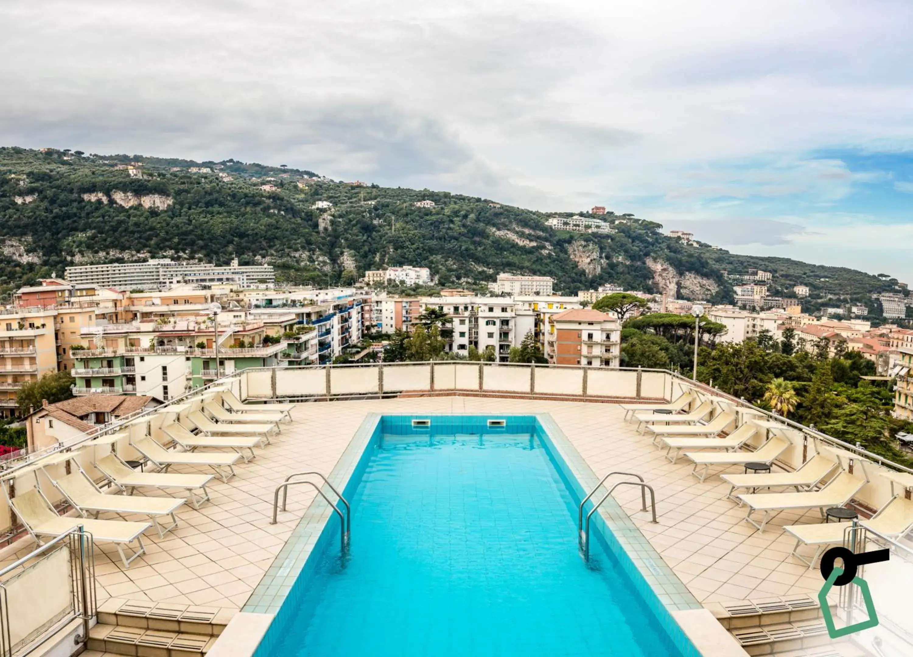Swimming pool in HOTIDAY Room Collection - Sorrento Swimming pool in HOTIDAY Room Collection - Sorrento