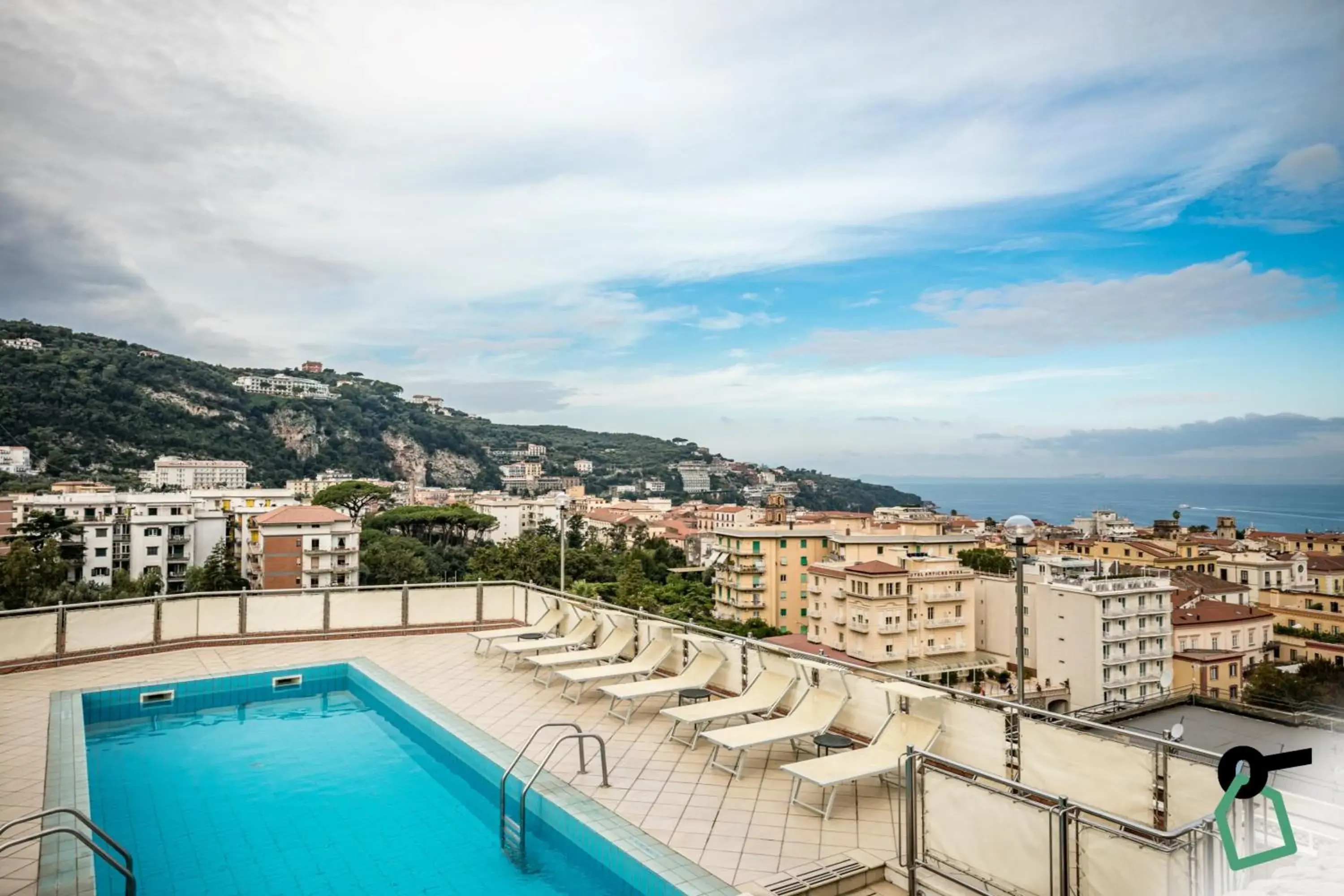 Swimming pool in HOTIDAY Room Collection - Sorrento Swimming pool in HOTIDAY Room Collection - Sorrento