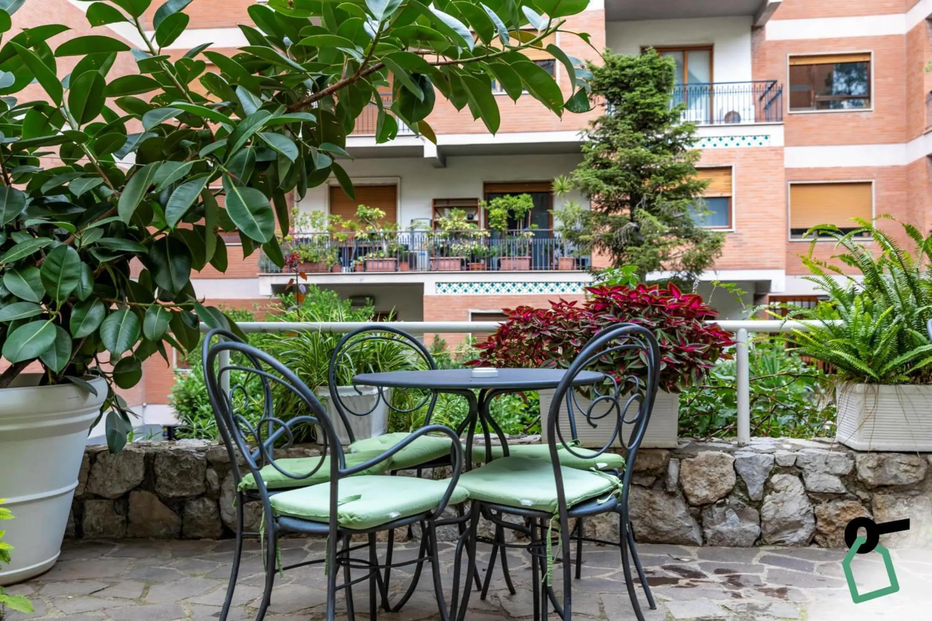 Garden view in HOTIDAY Room Collection - Sorrento Garden view in HOTIDAY Room Collection - Sorrento