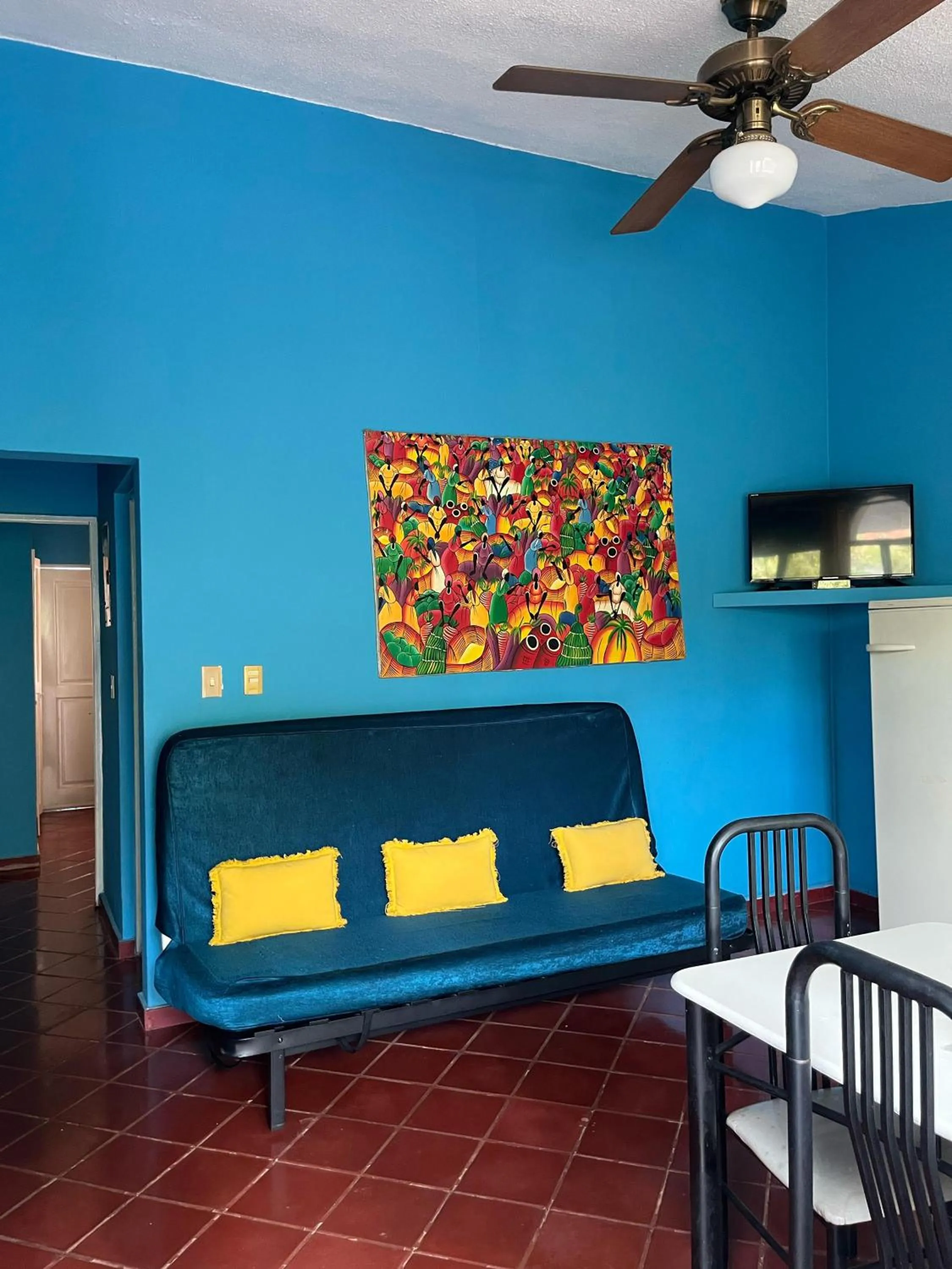 TV and multimedia in PLAYA BLANCA BED AND BREAKFAST