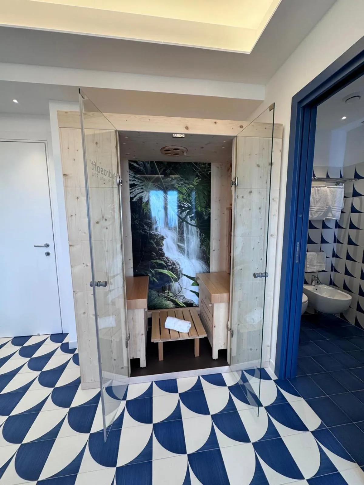 Sauna, Bed in Hotel Central Wellness