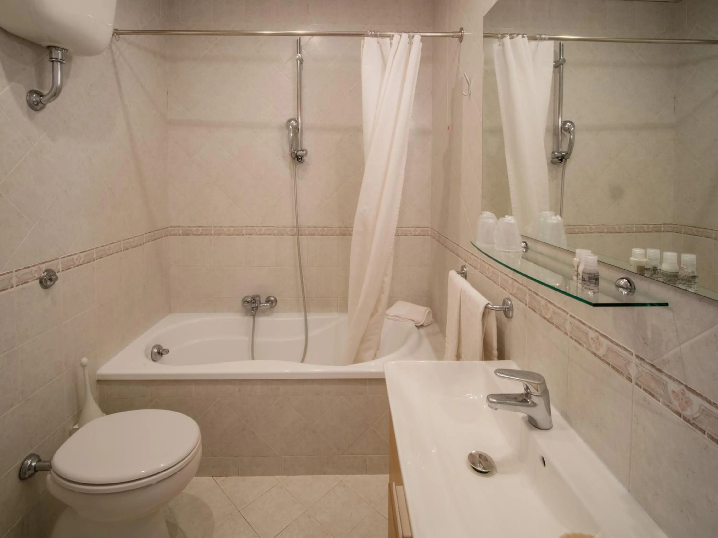 Bathroom in Hotel Central Wellness