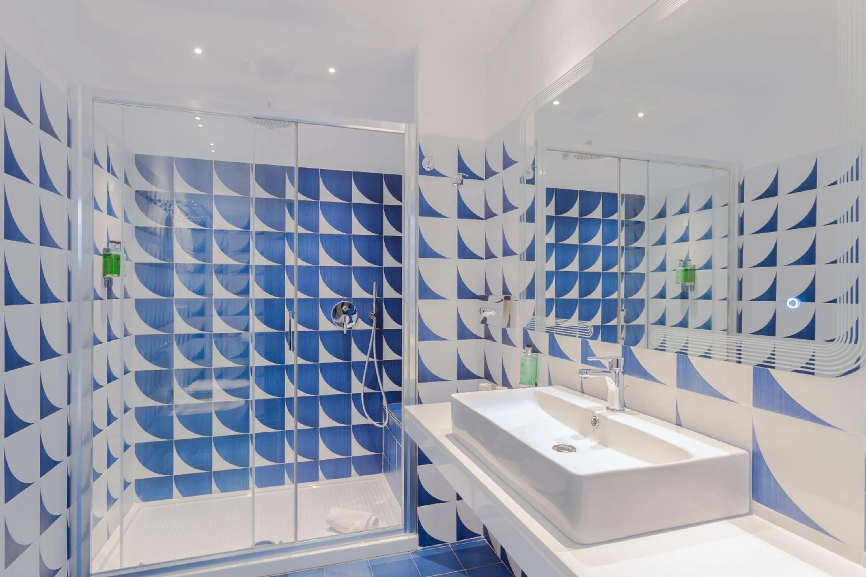 Bathroom in Hotel Central Wellness