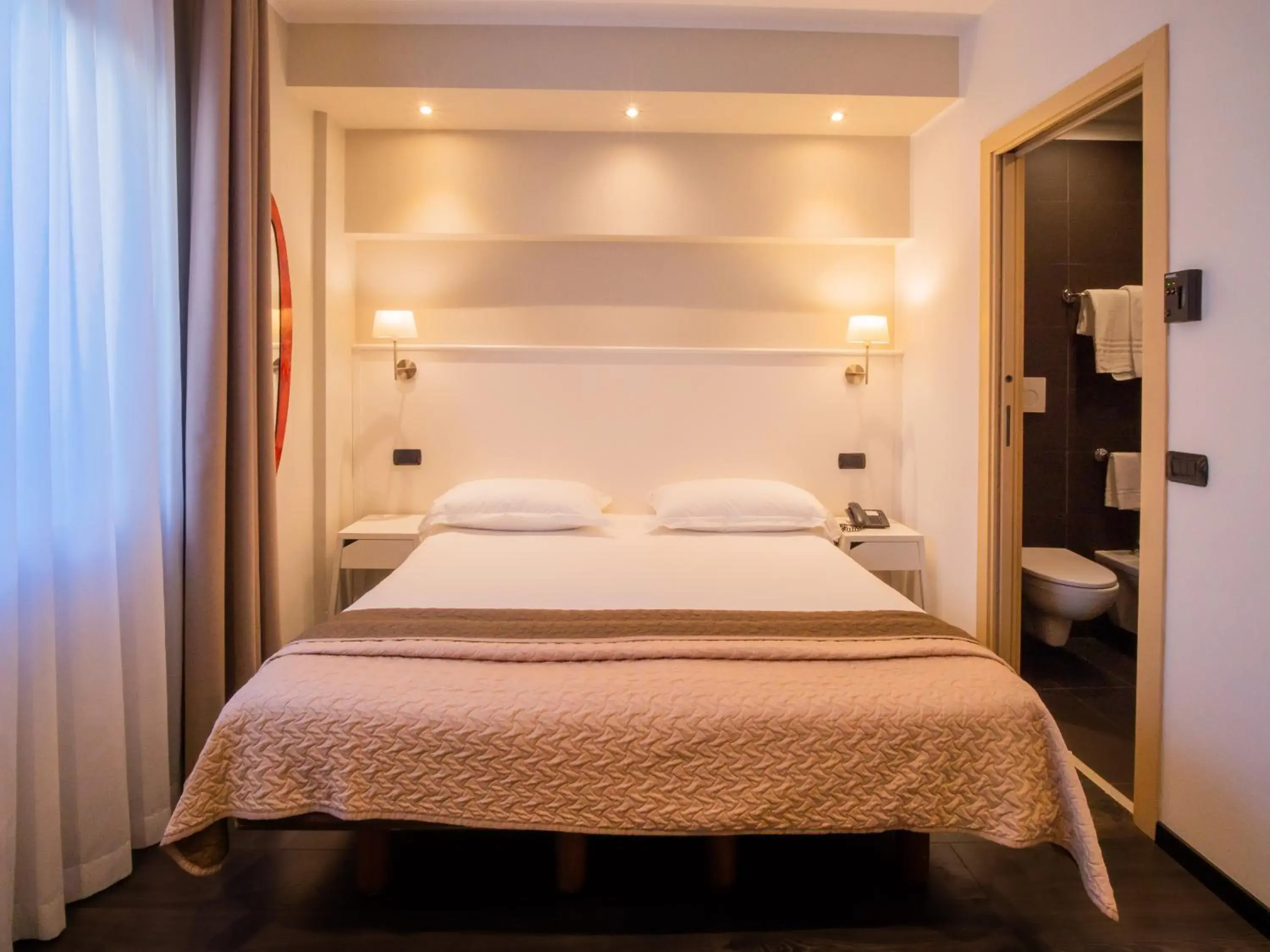 Bedroom, Bed in Hotel Central Wellness Bedroom, Bed in Hotel Central Wellness