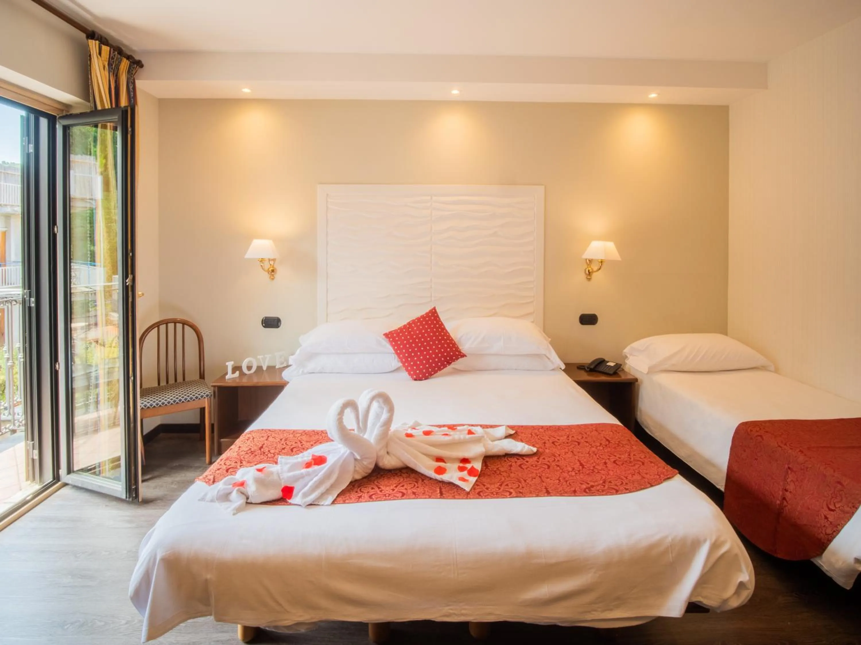 Bedroom, Bed in Hotel Central Wellness