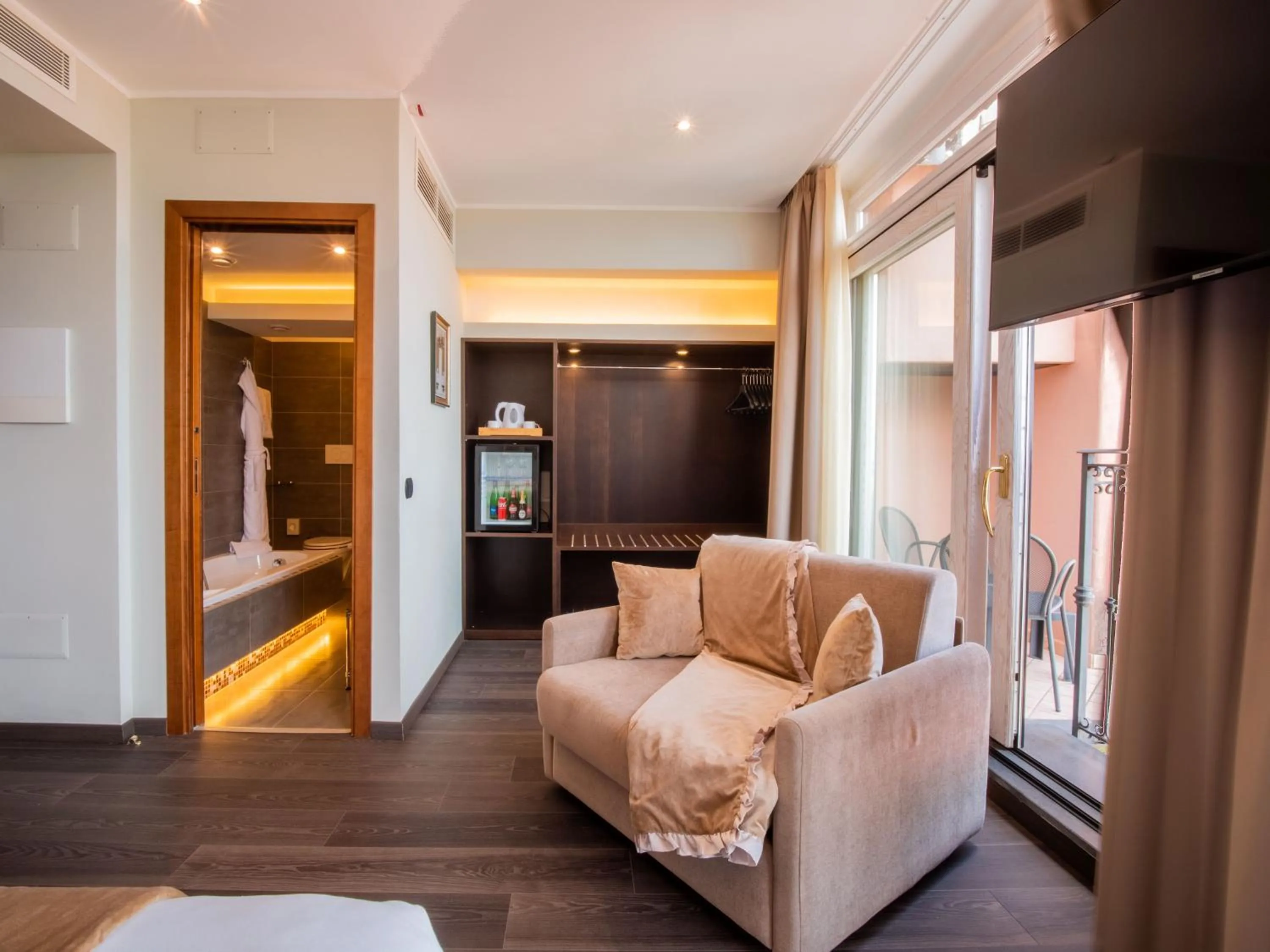 Bedroom, Bed in Hotel Central Wellness