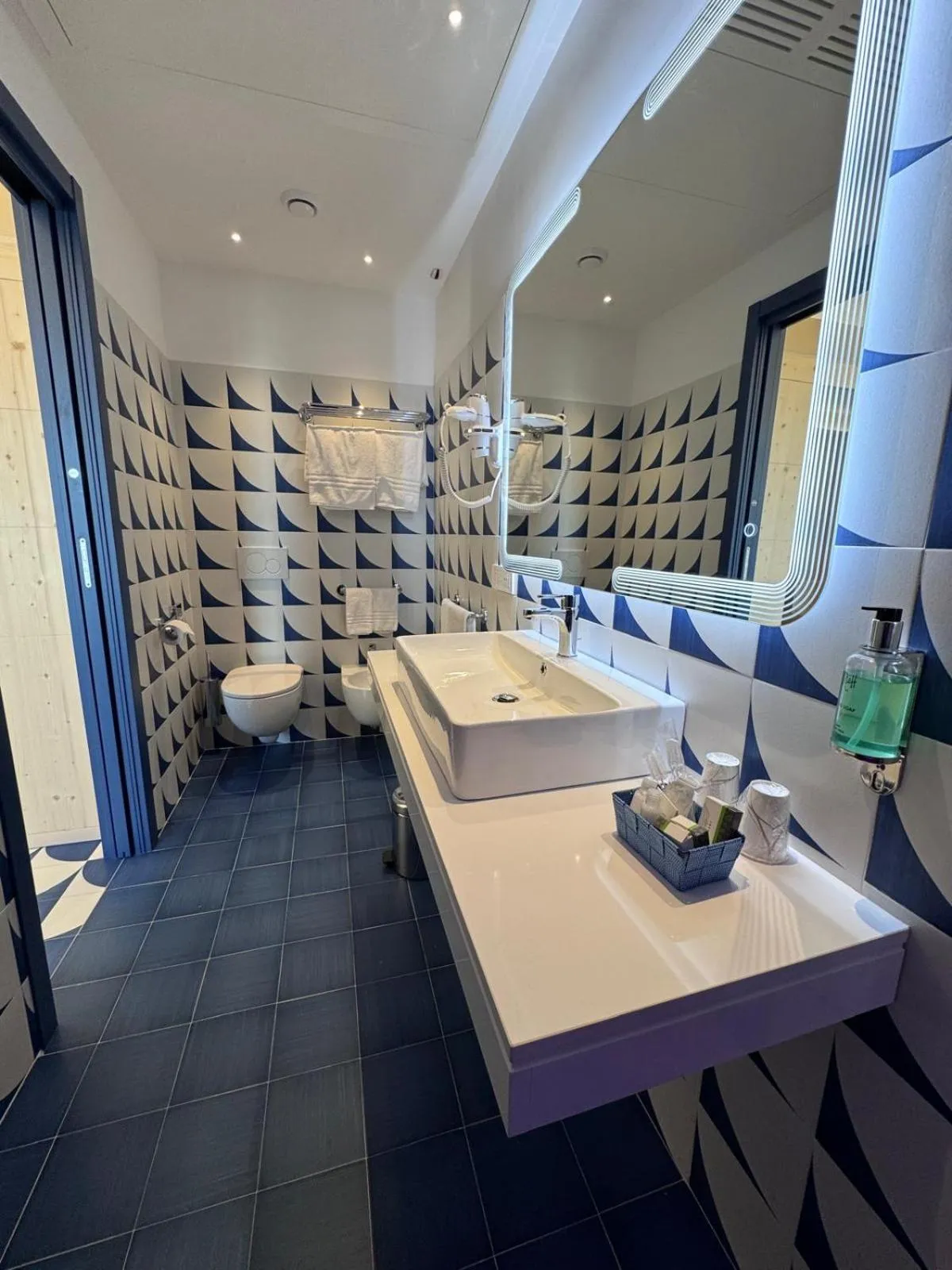 Bathroom in Hotel Central Wellness