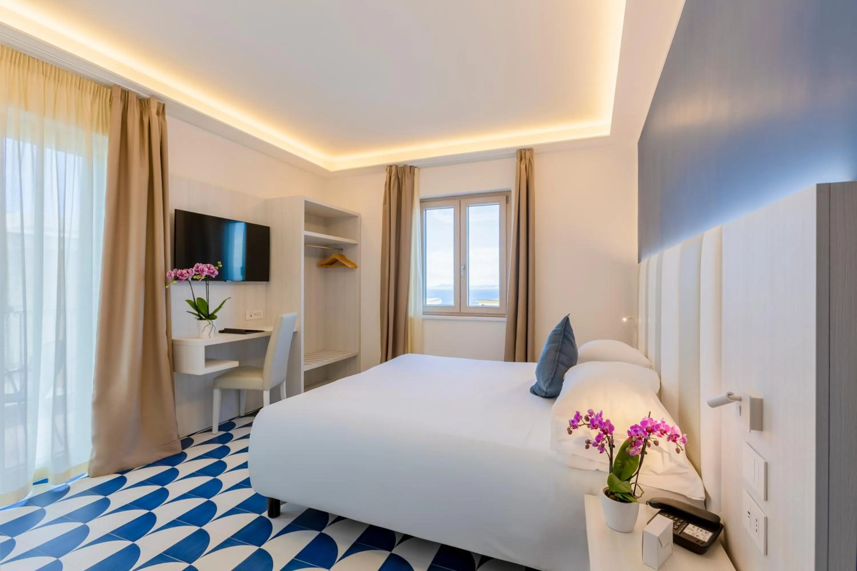 Bedroom, Bed in Hotel Central Wellness