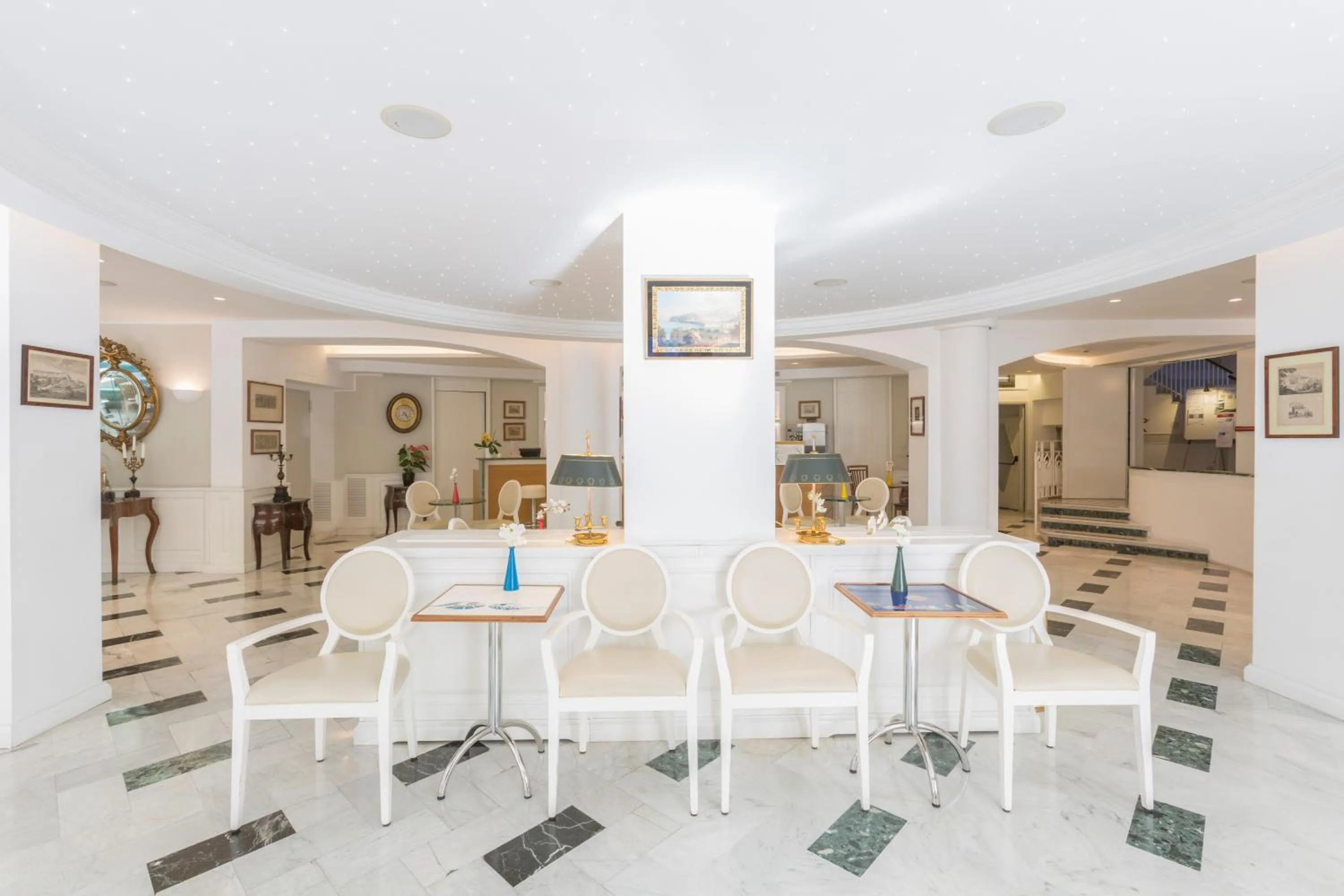 Lobby or reception in Hotel Central Wellness