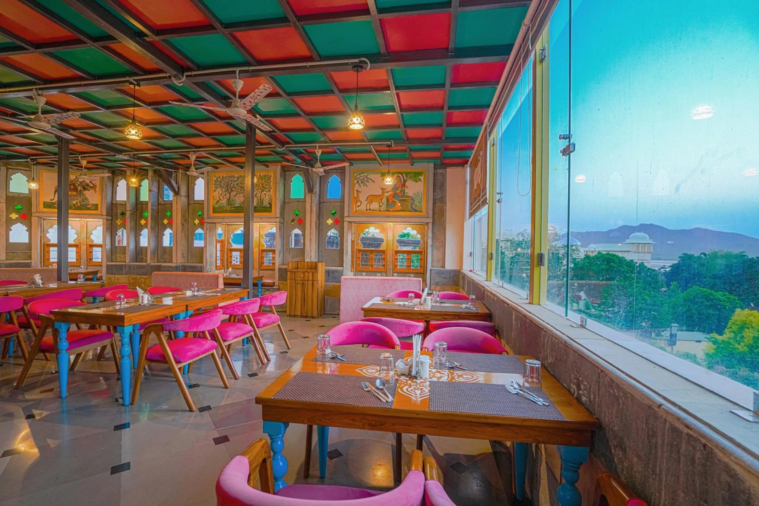 Restaurant/places to eat in AAJ HAVELI - Pichola Lake Facing Hotel