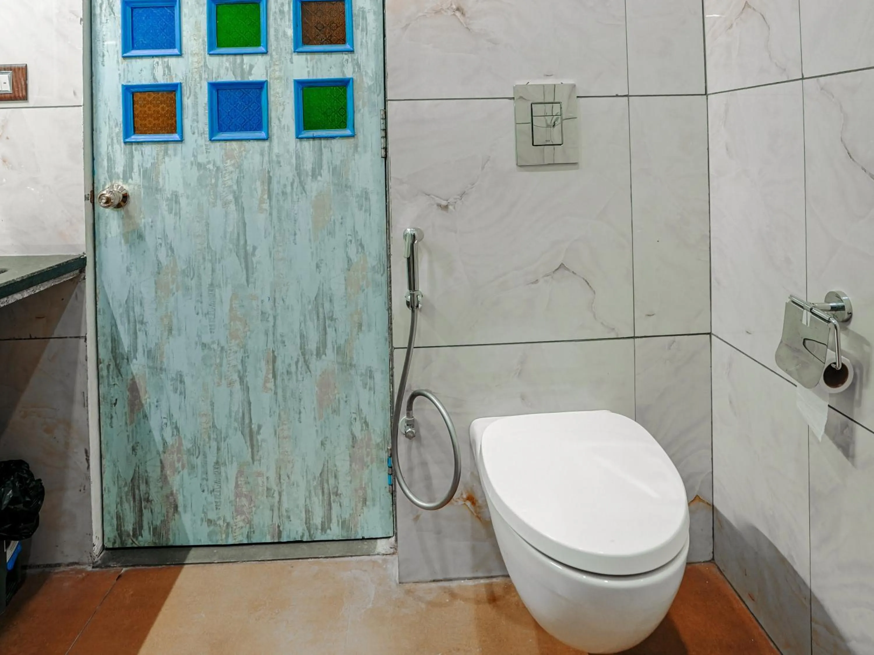 Shower in AAJ HAVELI - Pichola Lake Facing Hotel