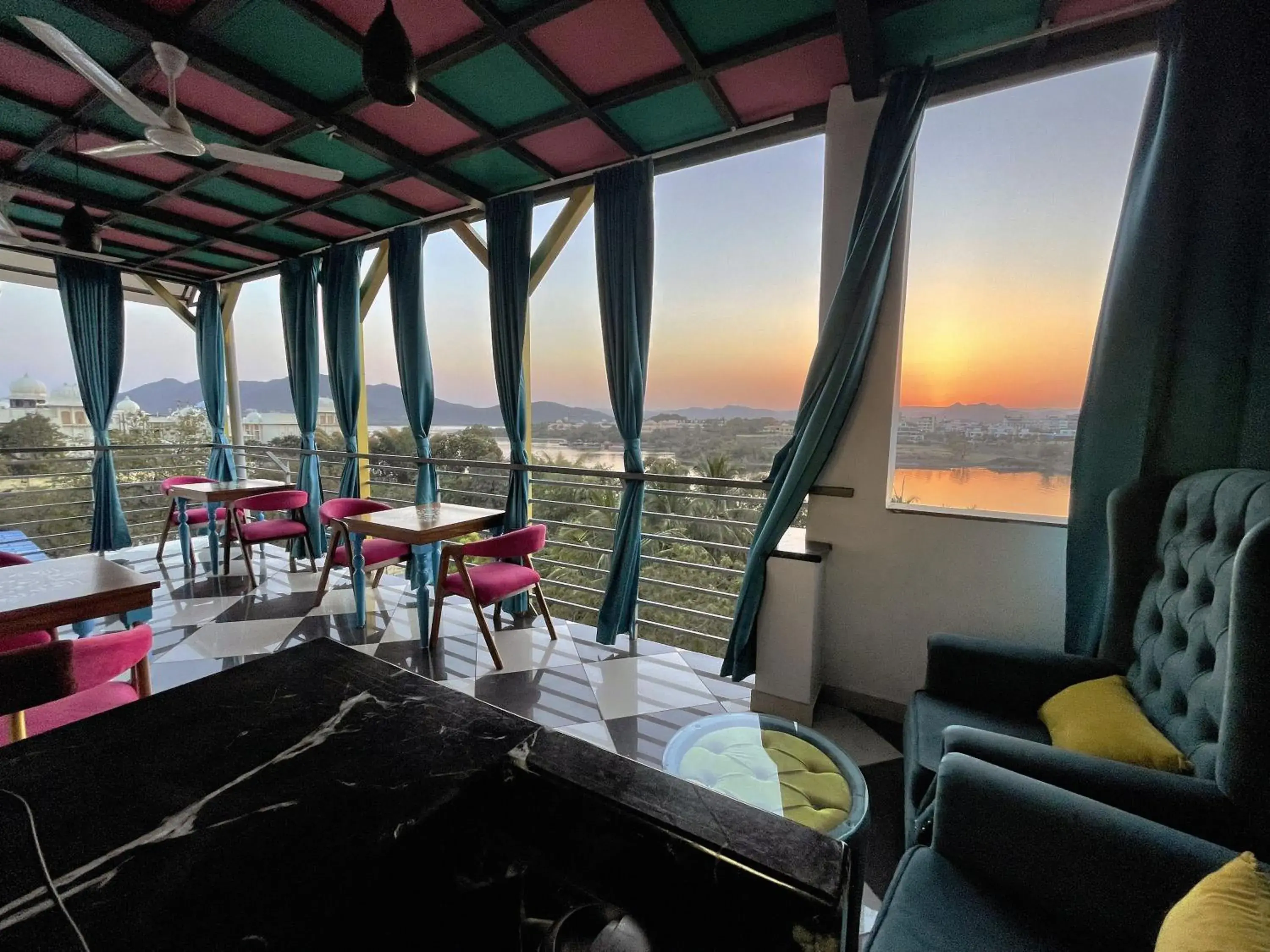 Restaurant/places to eat in AAJ HAVELI - Pichola Lake Facing Hotel Restaurant/places to eat in AAJ HAVELI - Pichola Lake Facing Hotel