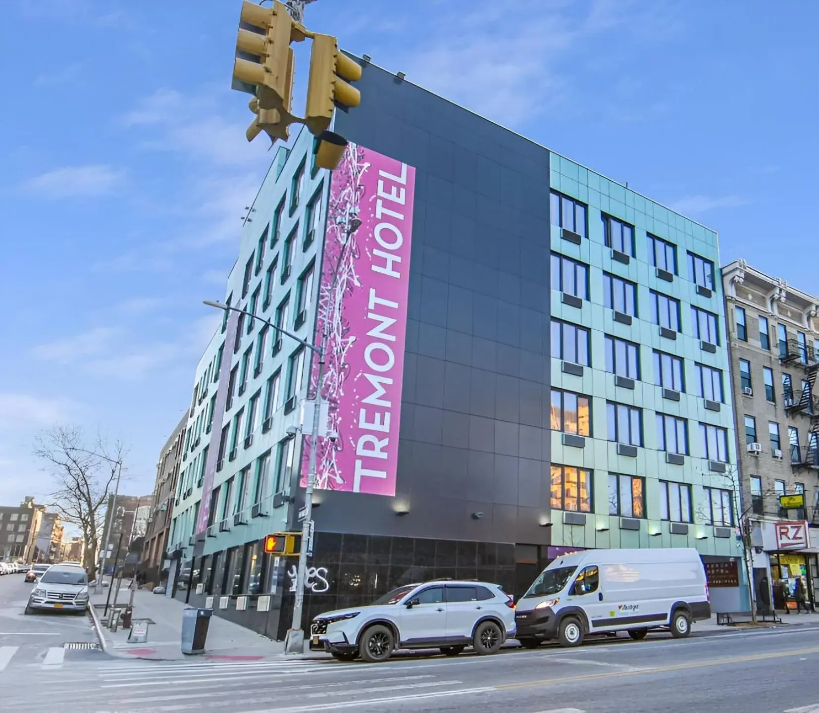 City view in Hotel TREMONT Bronx Yankee Stadium City view in Hotel TREMONT Bronx Yankee Stadium