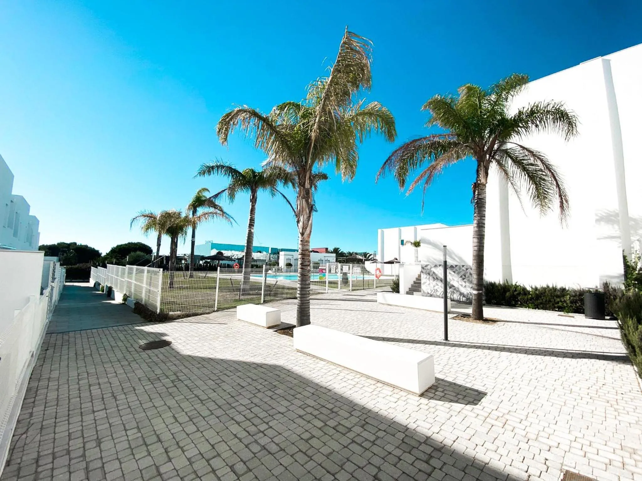 Casa moderna, piscina, playa, TV75, Netflix, PS4