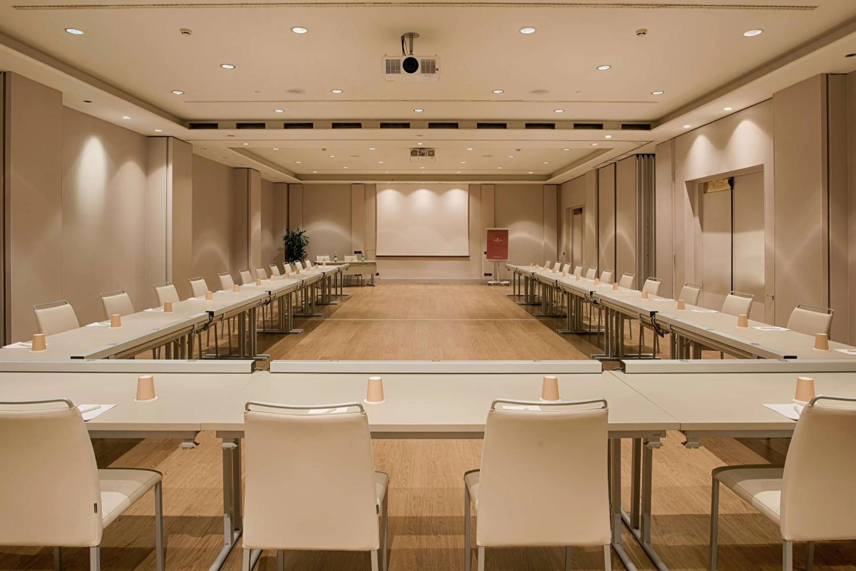 Meeting/conference room in NH Collection Roma Centro