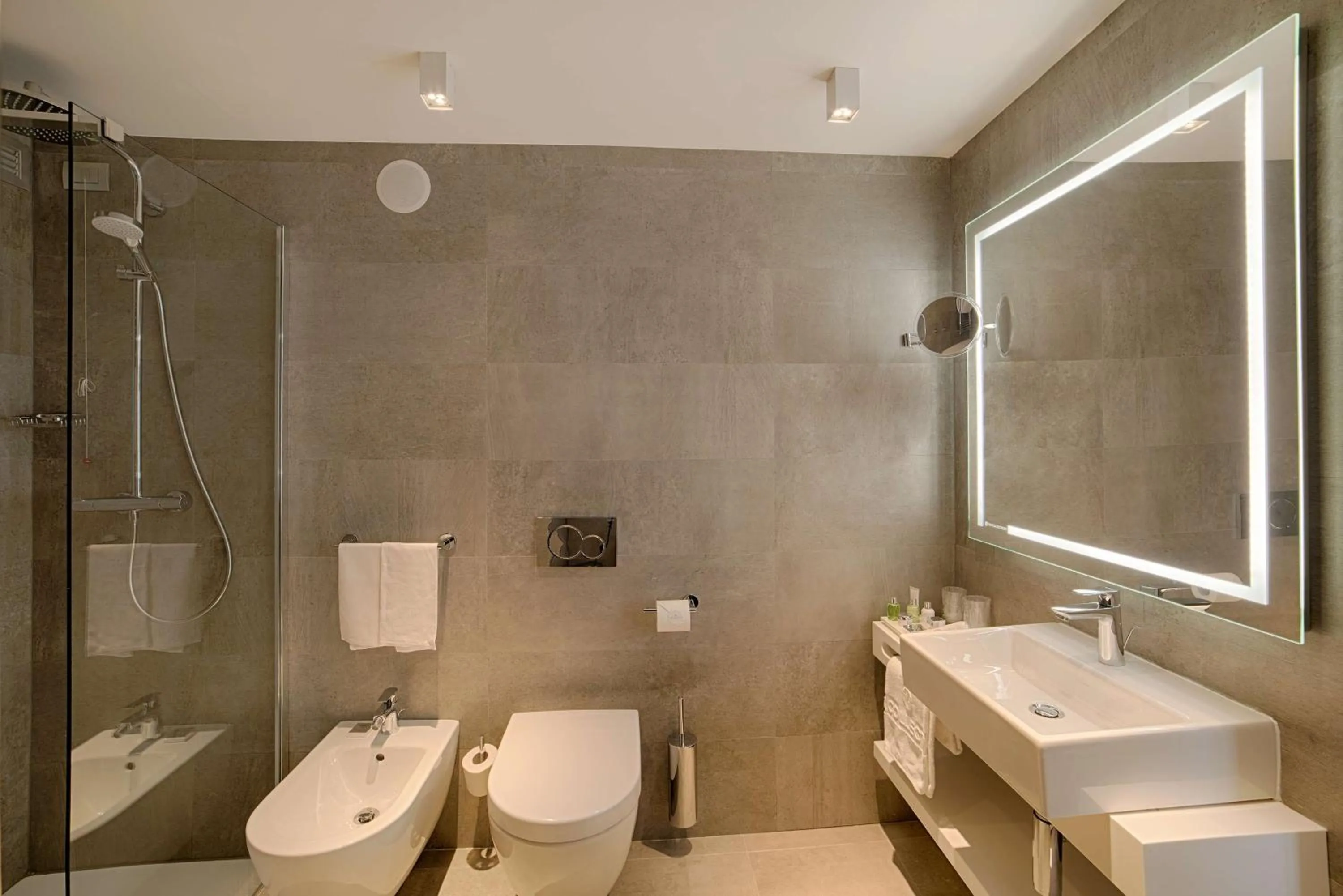 Bathroom in NH Collection Roma Centro
