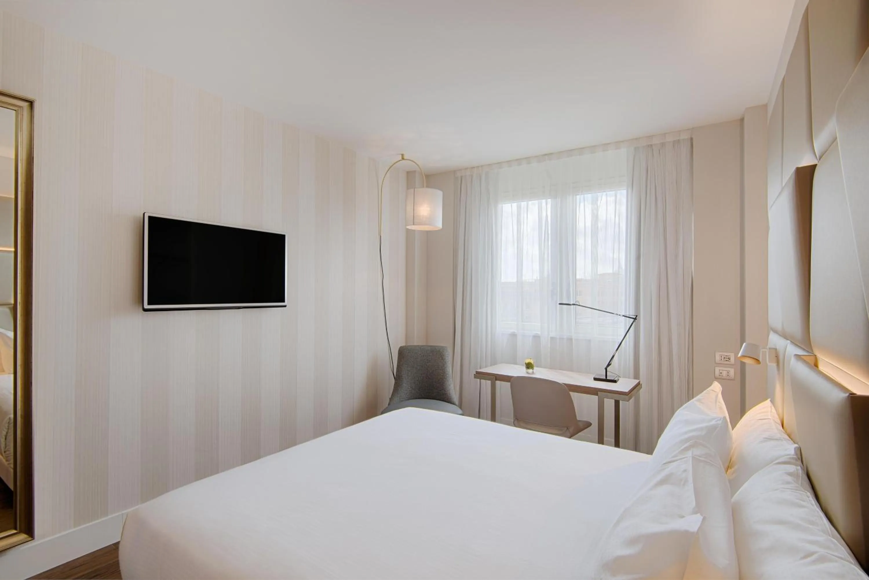 Bedroom, Bed in NH Collection Roma Centro