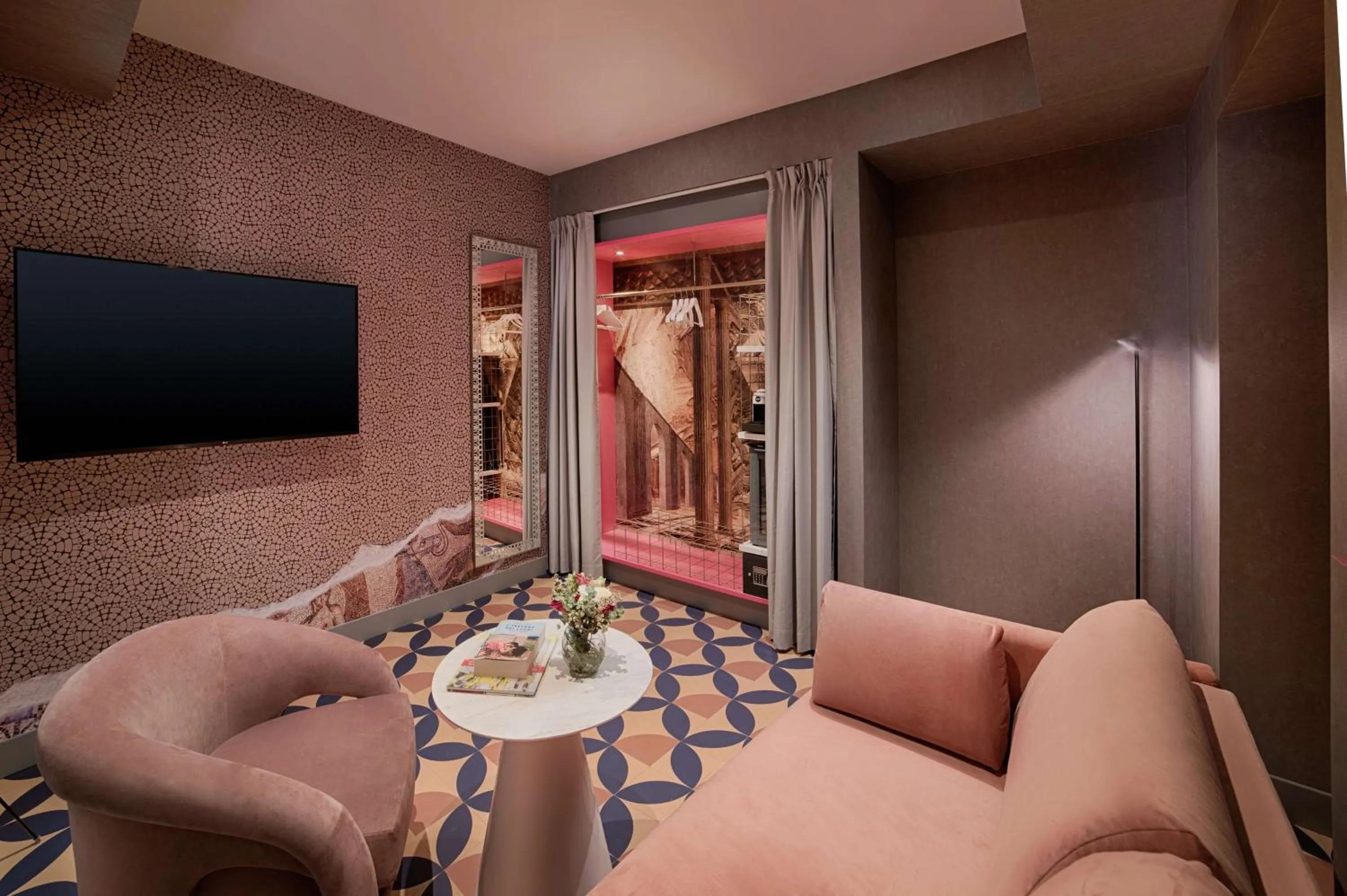 Photo of the whole room in nhow Roma