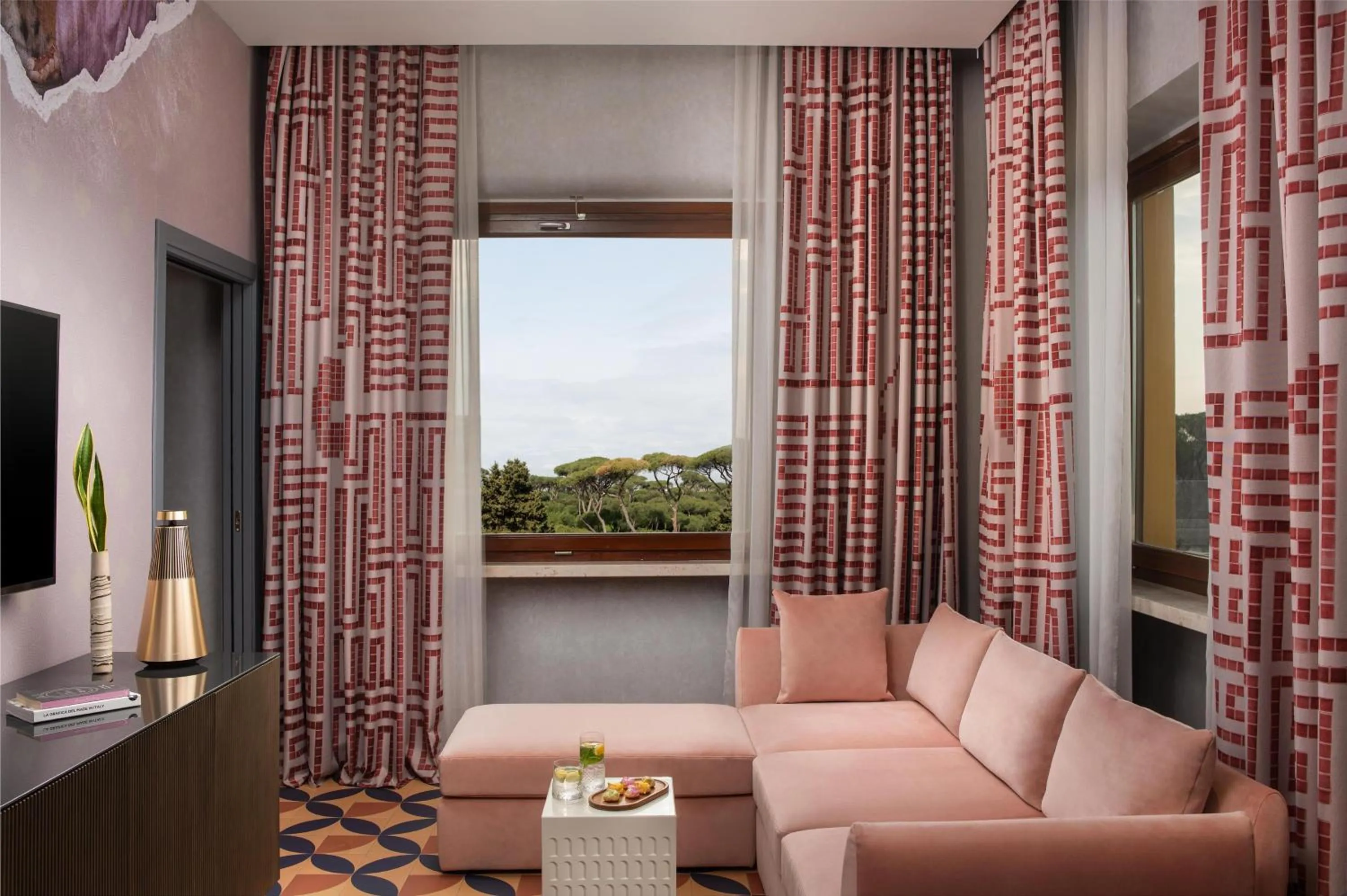 Photo of the whole room in nhow Roma