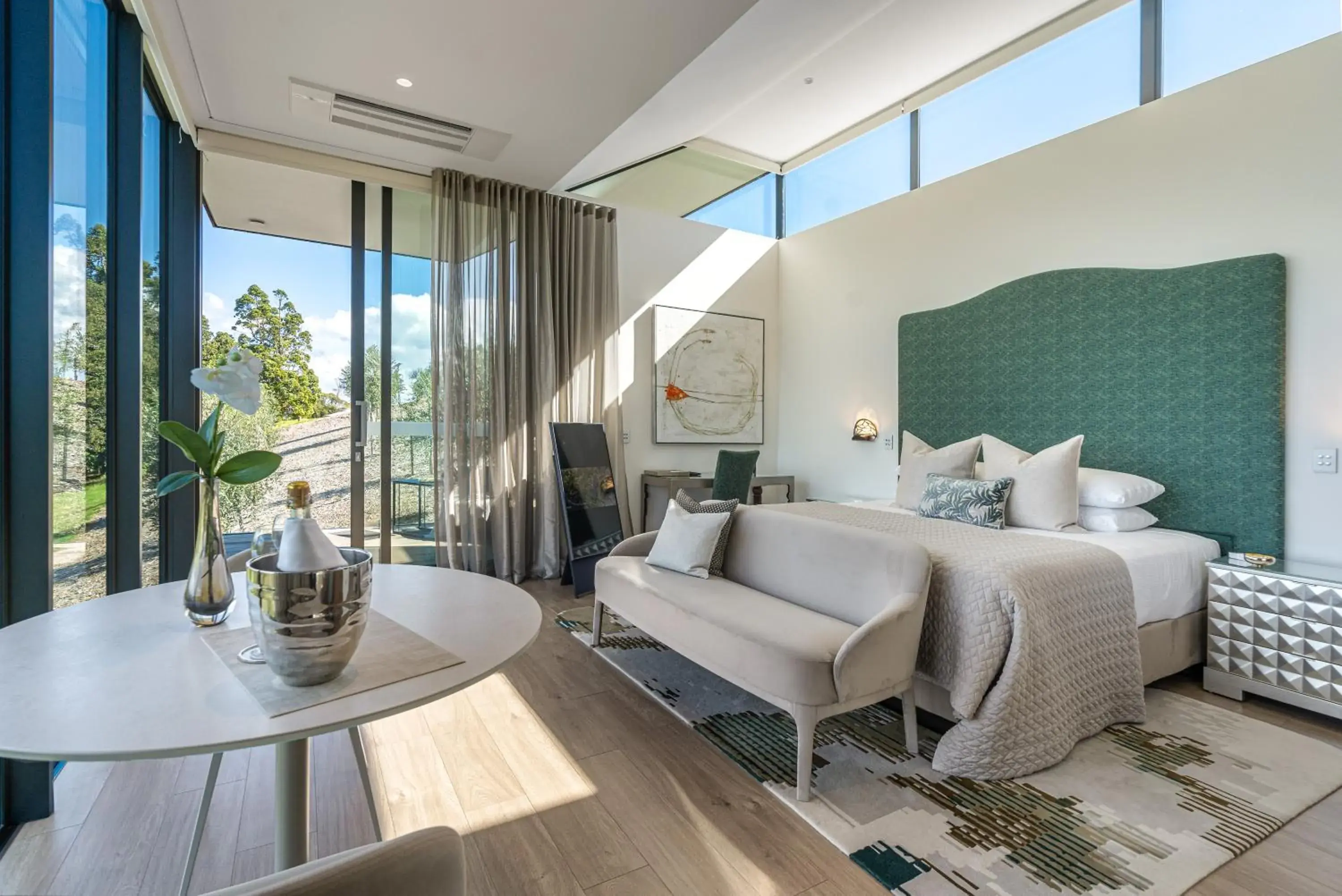 Photo of the whole room, Bed in Omana Photo of the whole room, Bed in Omana