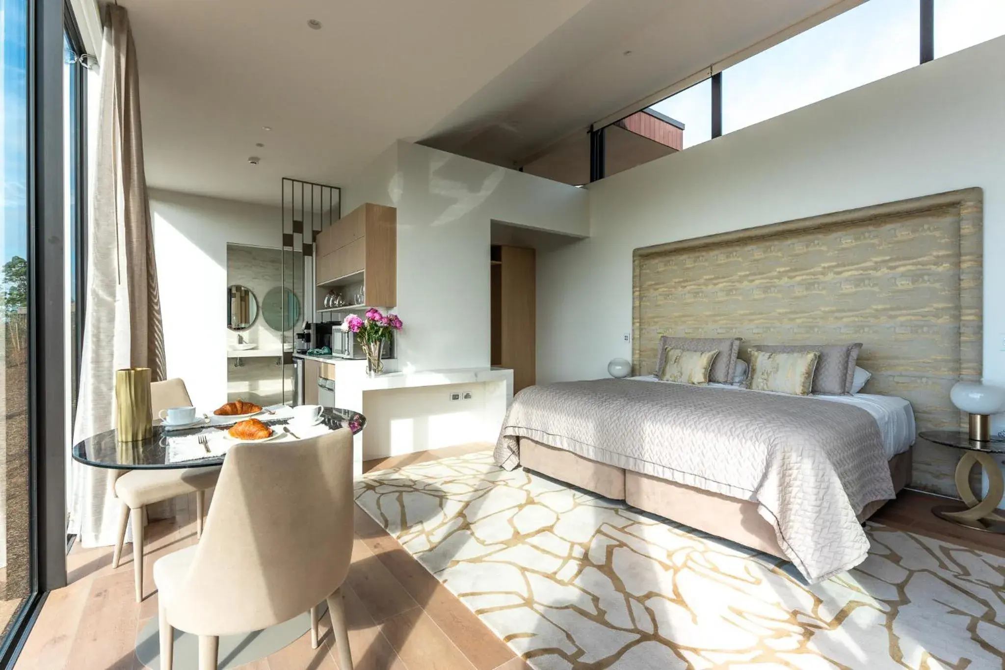 Photo of the whole room, Bed in Omana Photo of the whole room, Bed in Omana