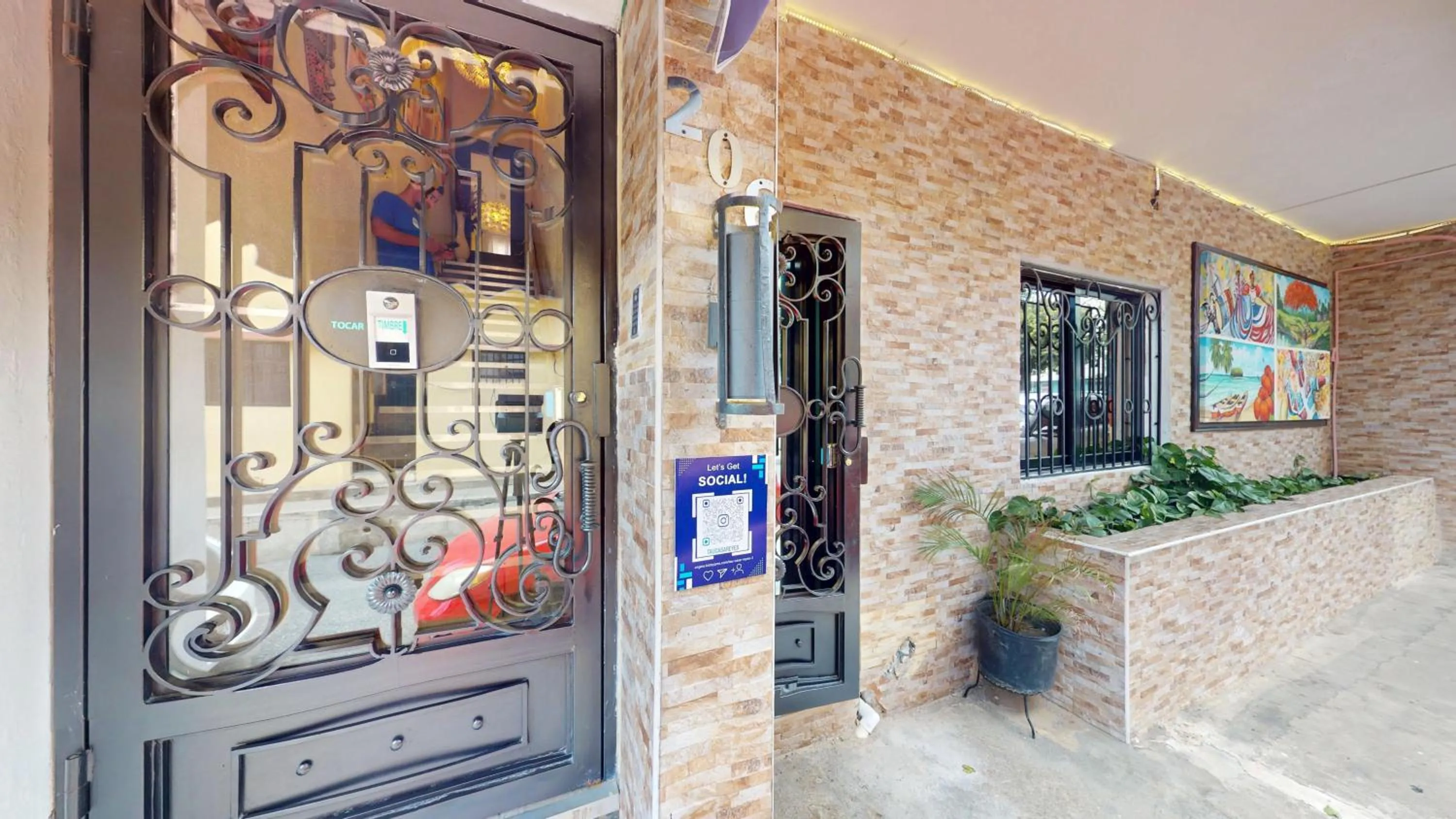 Facade/entrance in Hotel Tau Art Residence