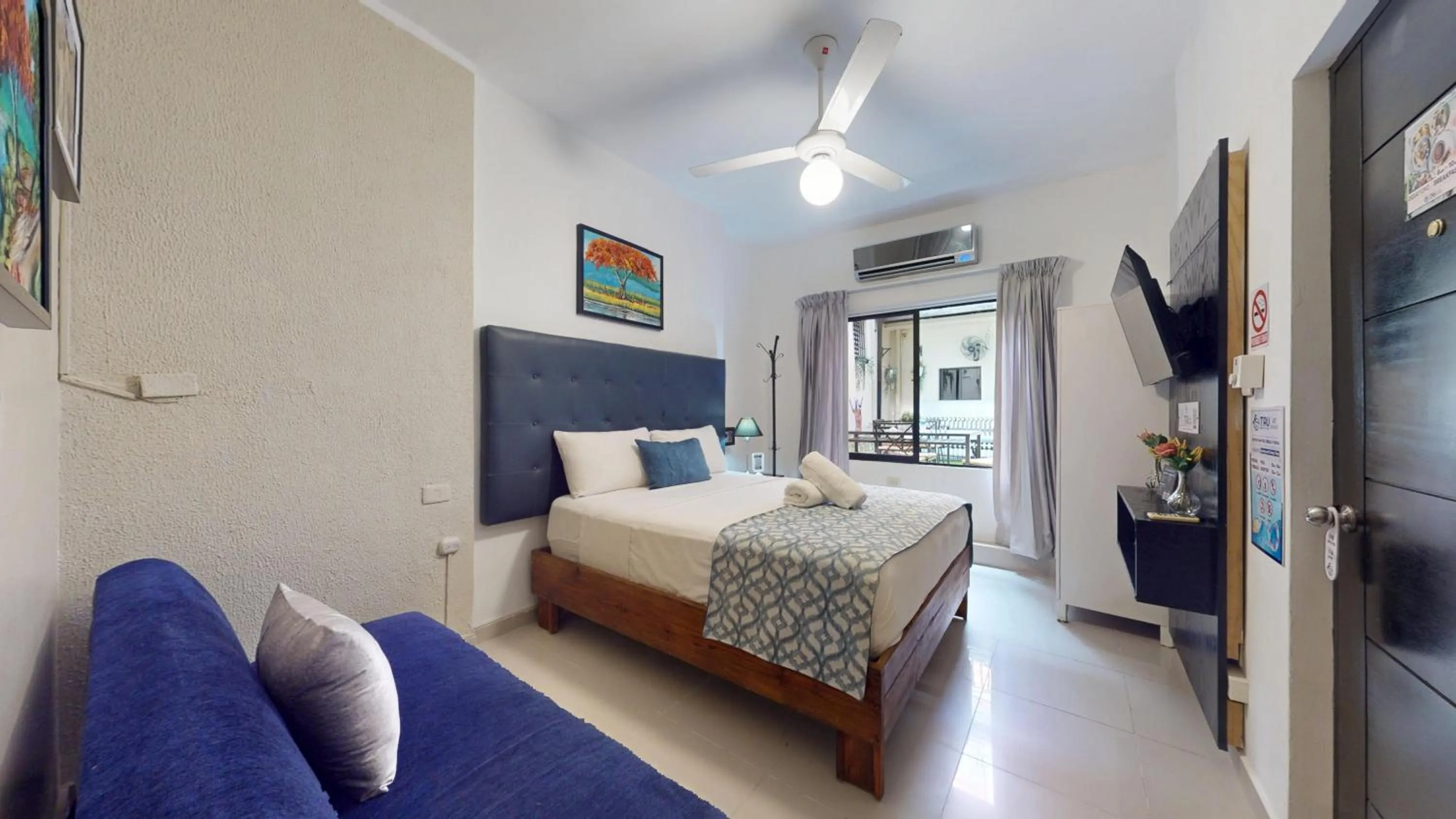 Bedroom, Bed in Hotel Tau Art Residence