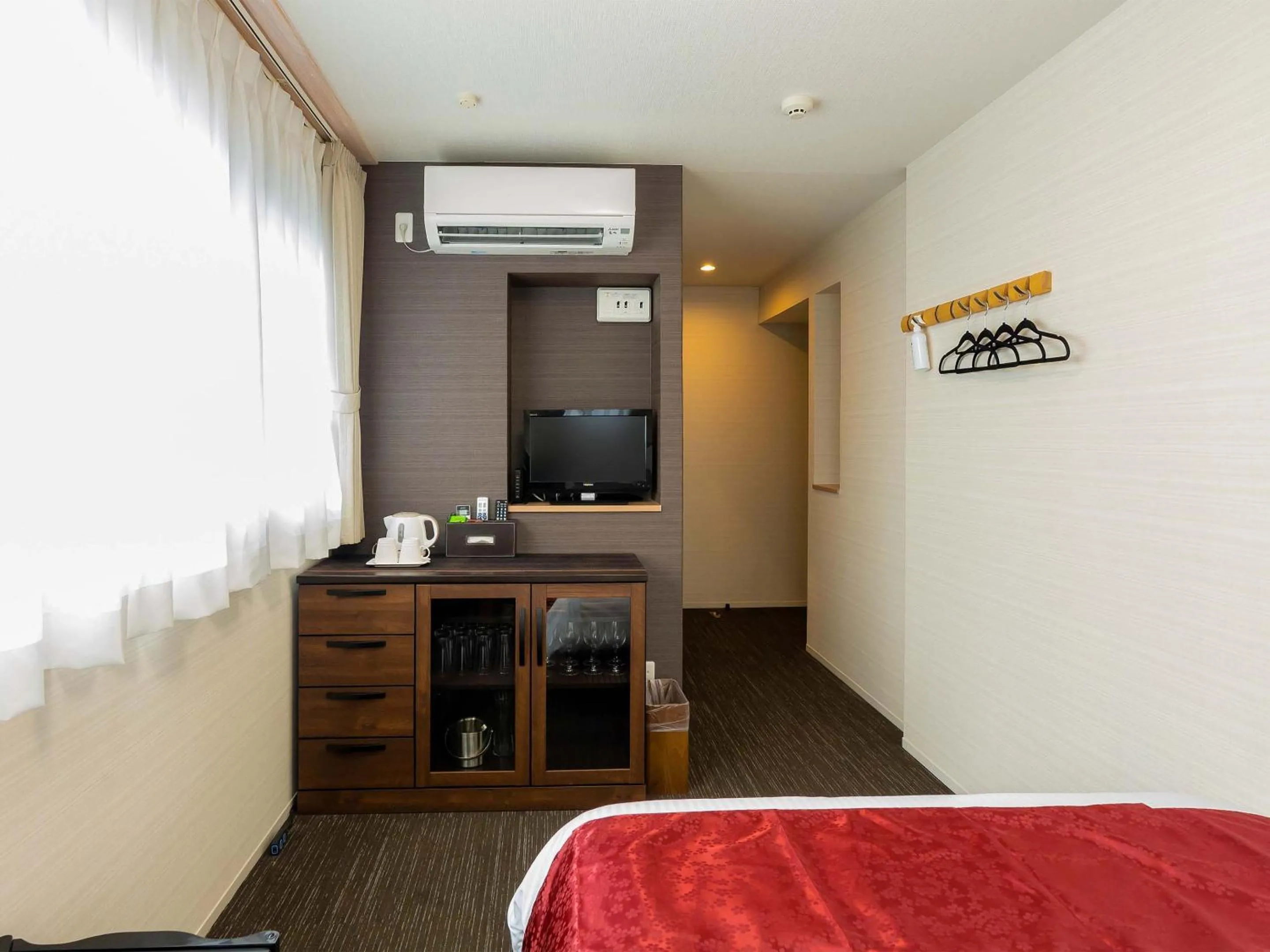 TV and multimedia, Bed in Kyoto inn Mio