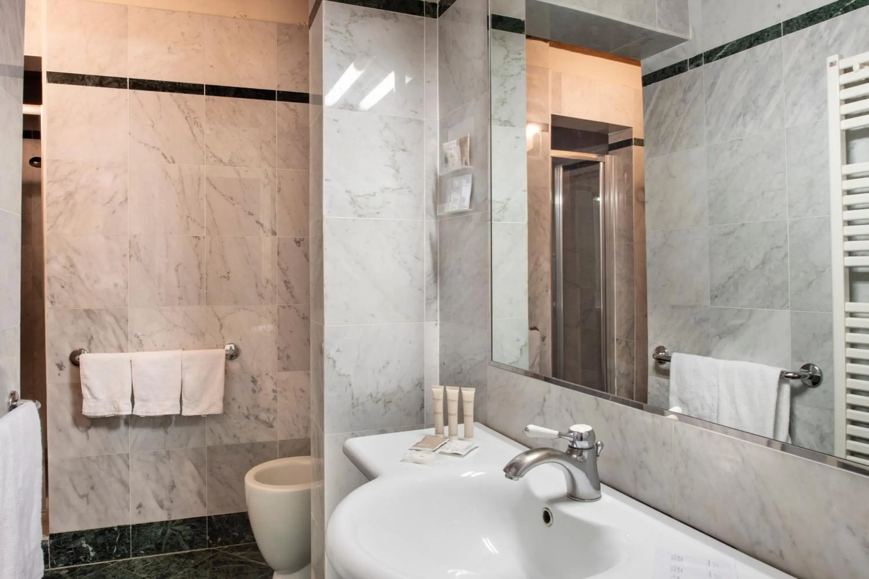 Bathroom in Hotel Grifone Firenze - Meetings & Spa Bathroom in Hotel Grifone Firenze - Meetings & Spa