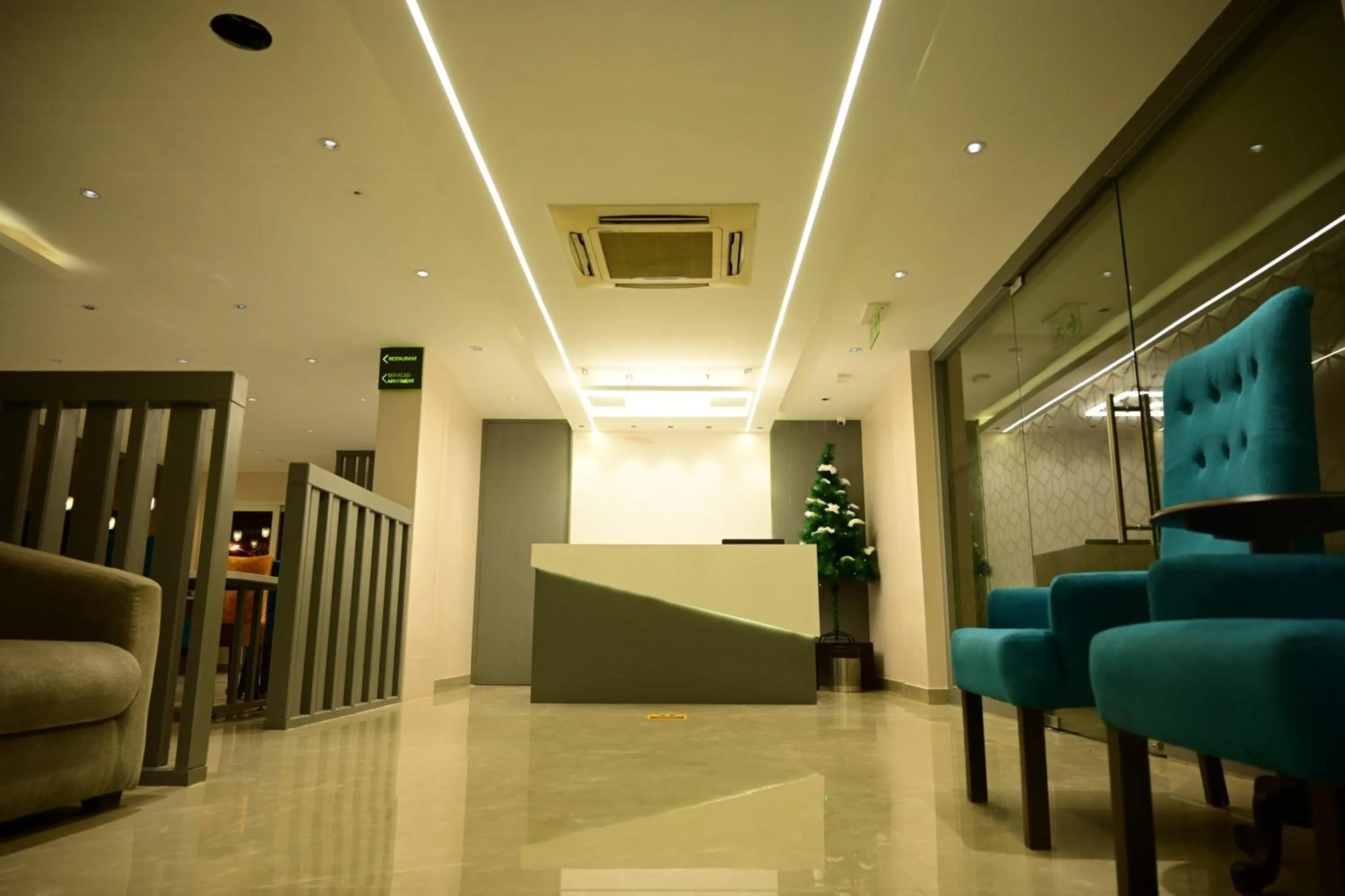 Lobby or reception in Sterling Keys by TGI