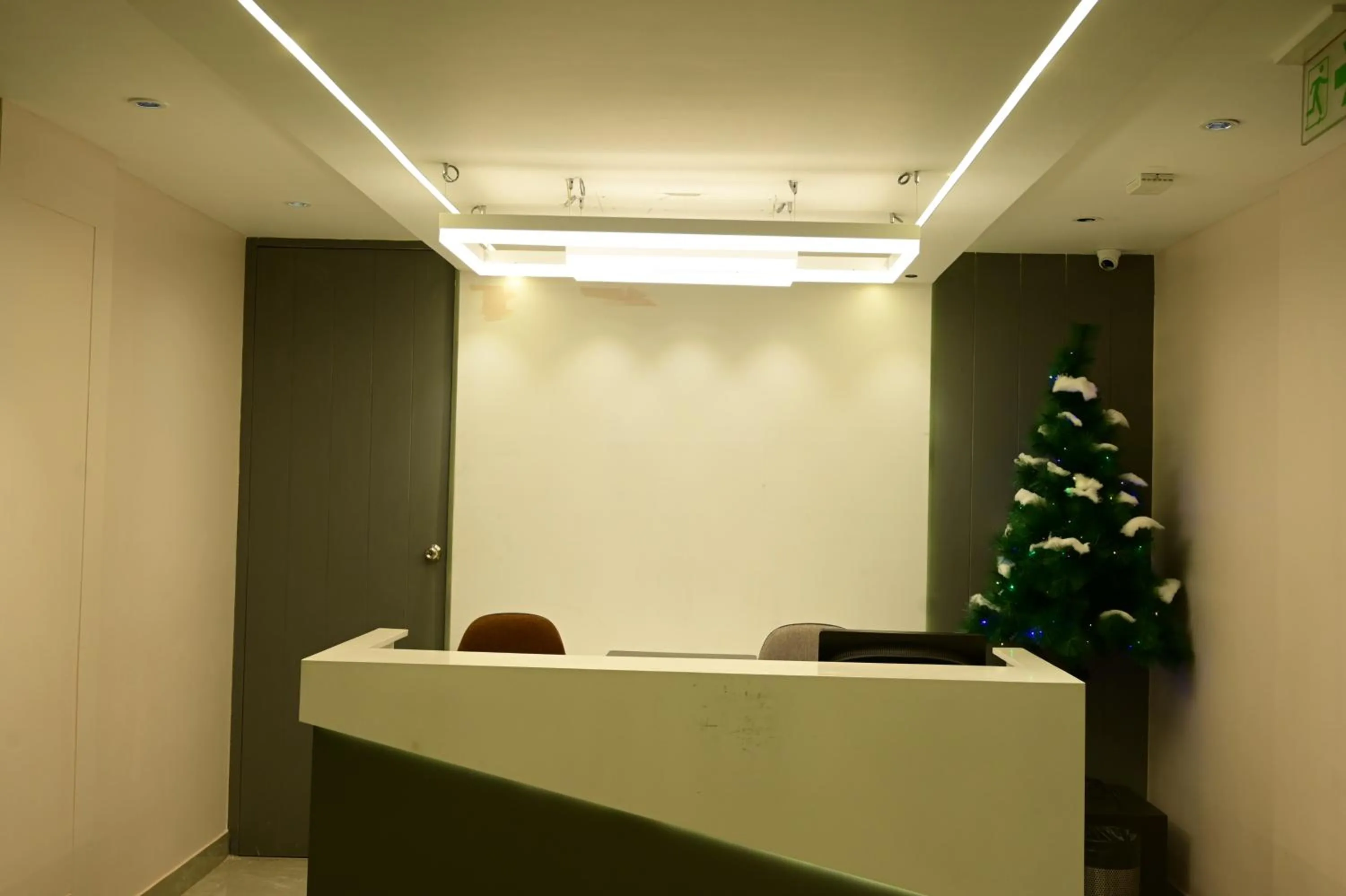 Lobby or reception in Sterling Keys by TGI