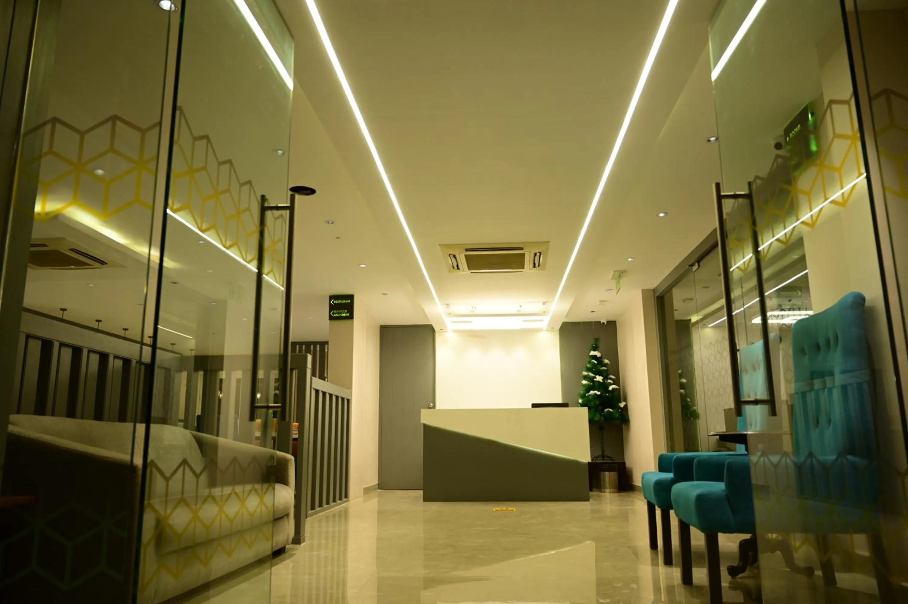 Lobby or reception in Sterling Keys by TGI