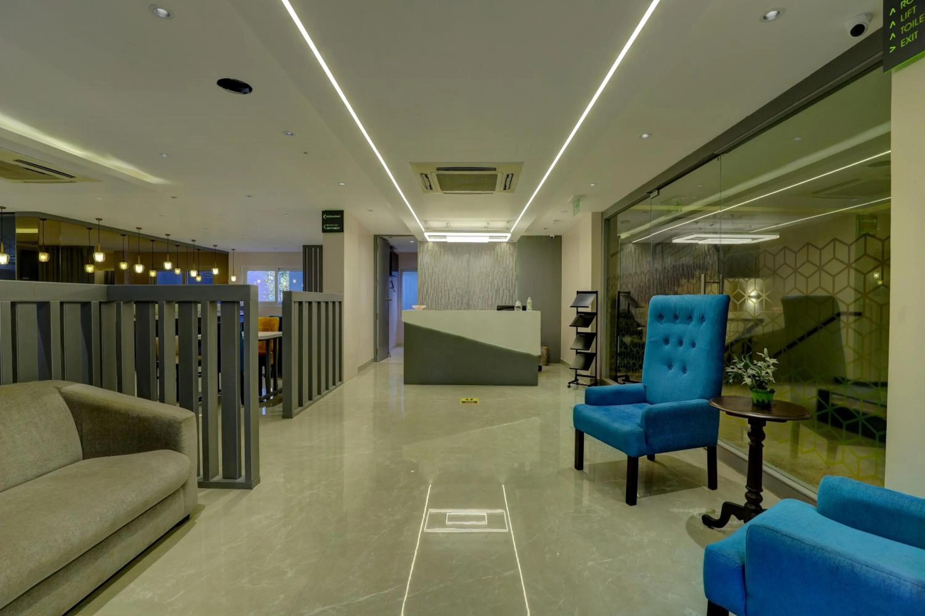 Lobby or reception in Sterling Keys by TGI