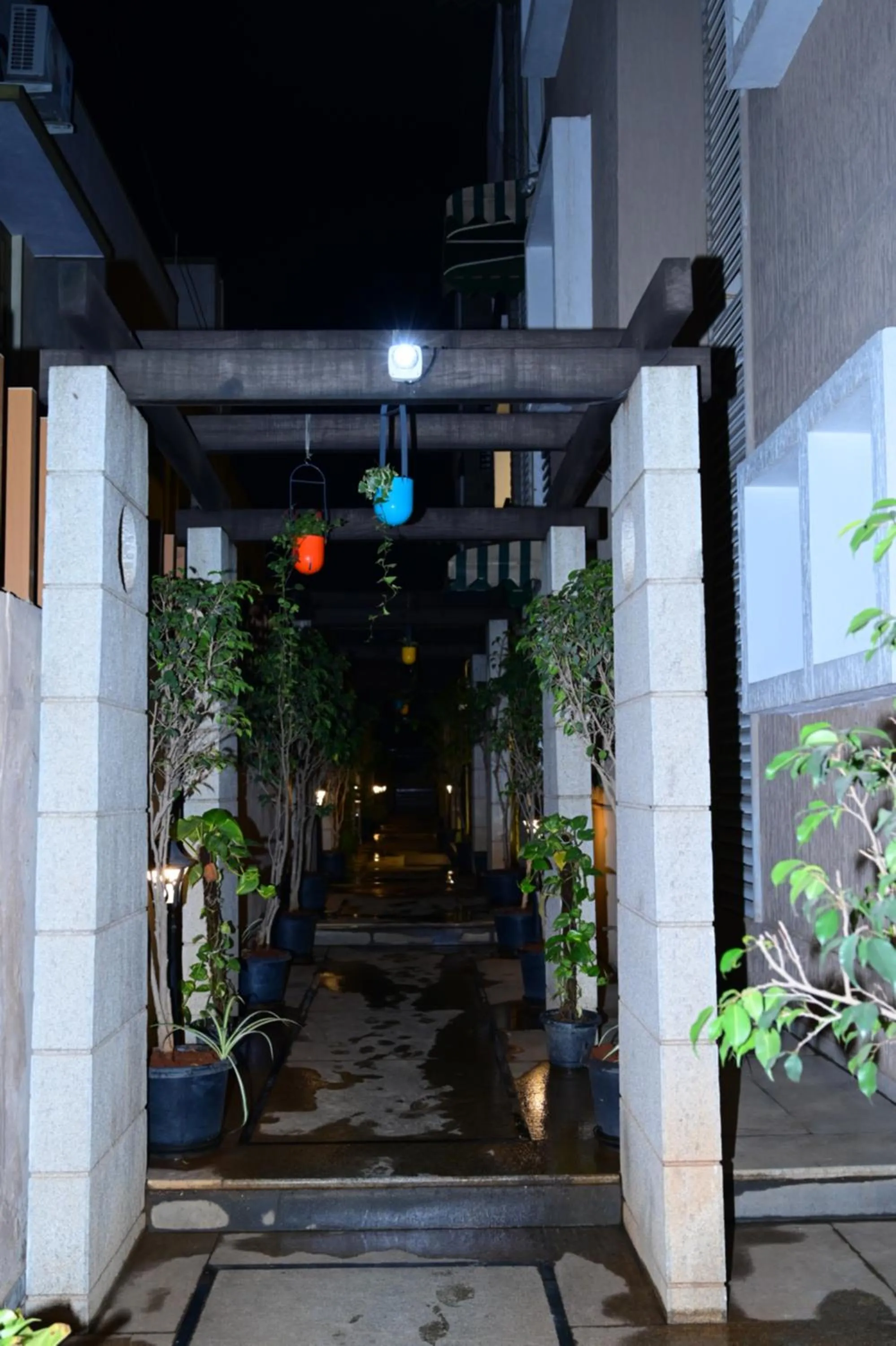 Facade/entrance in Sterling Keys by TGI