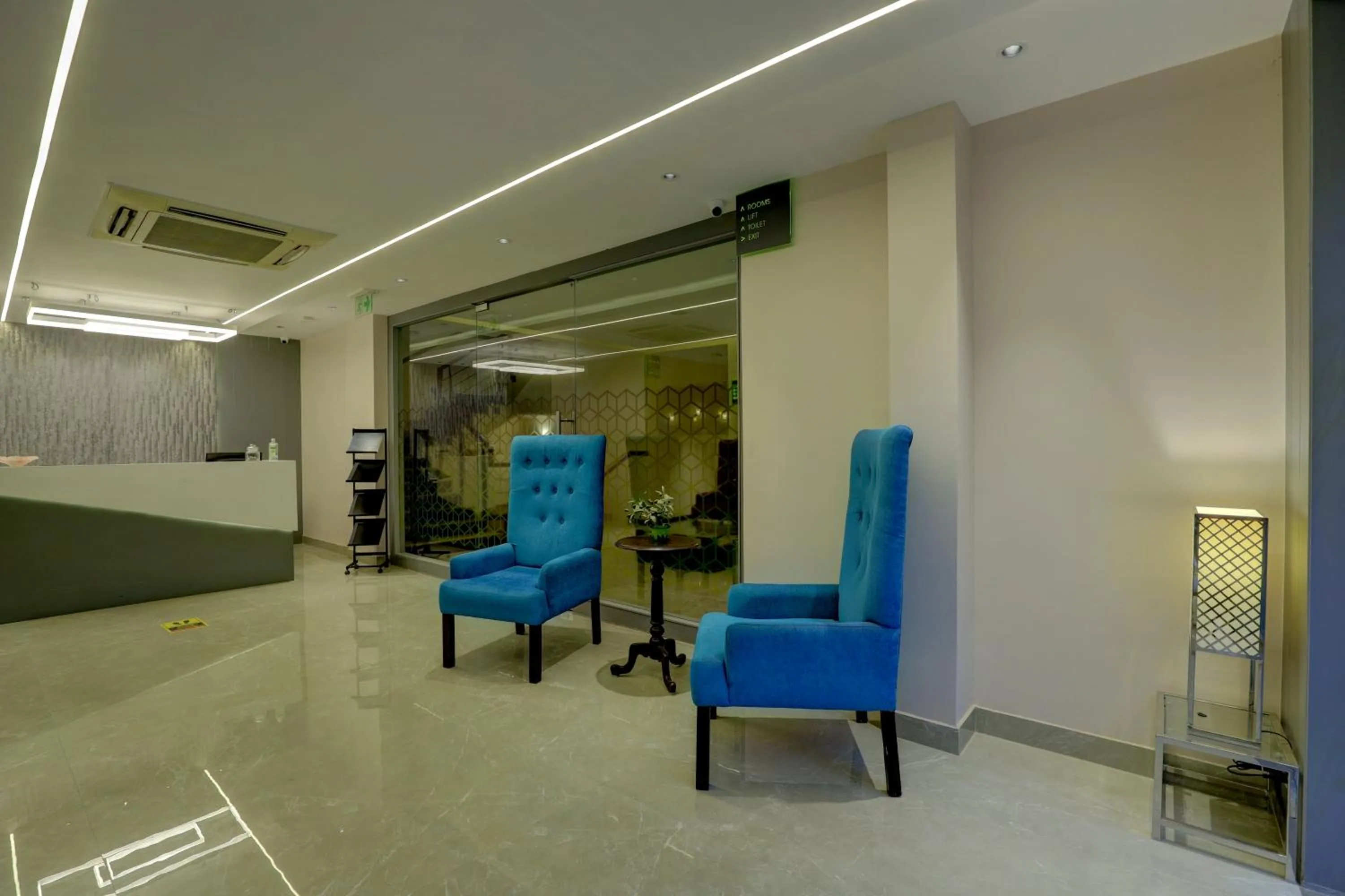 Lobby or reception in Sterling Keys by TGI