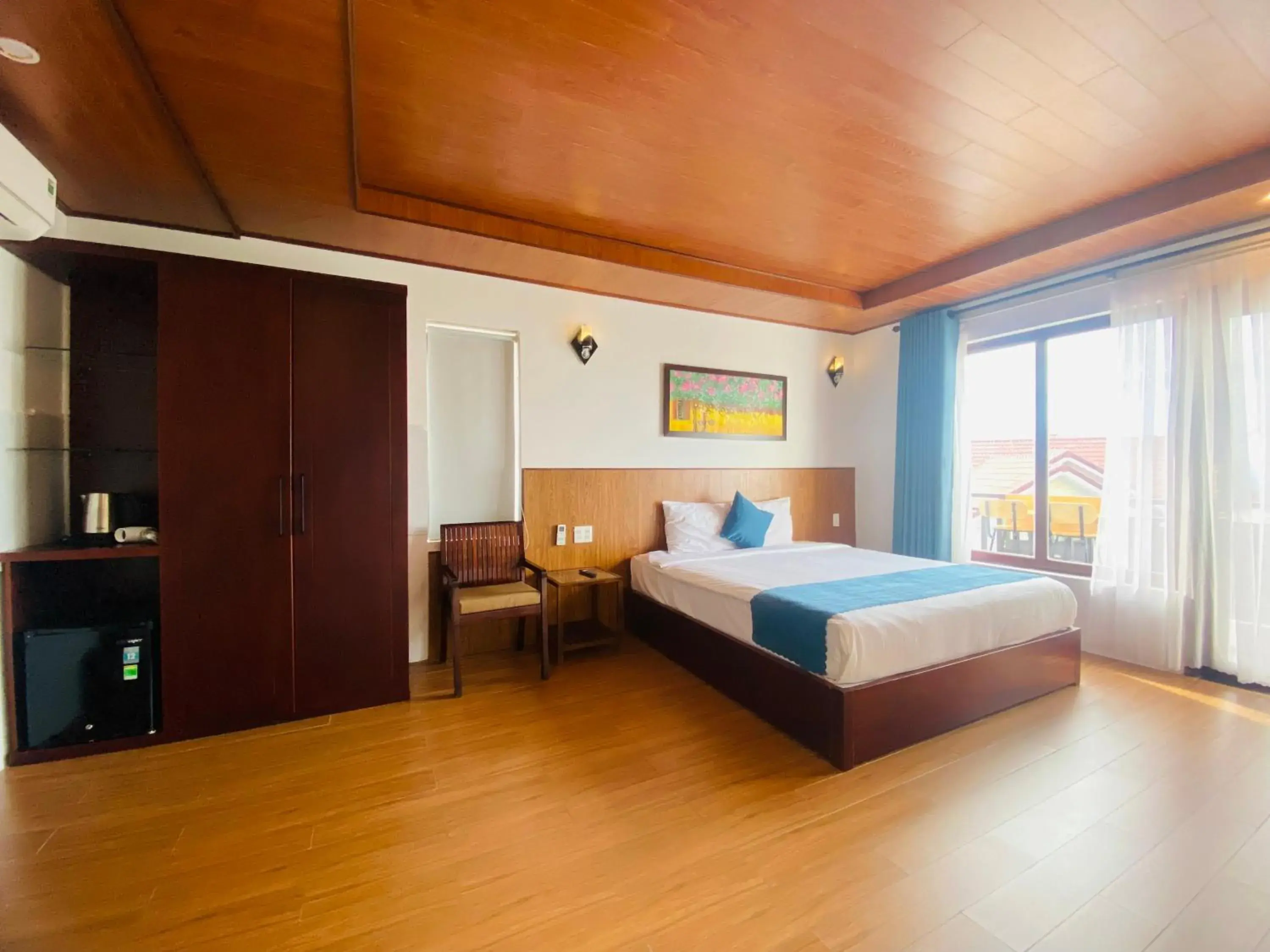 King Room with Balcony - single occupancy in SenDa Villa & Apartment Hoi An King Room with Balcony - single occupancy in SenDa Villa & Apartment Hoi An