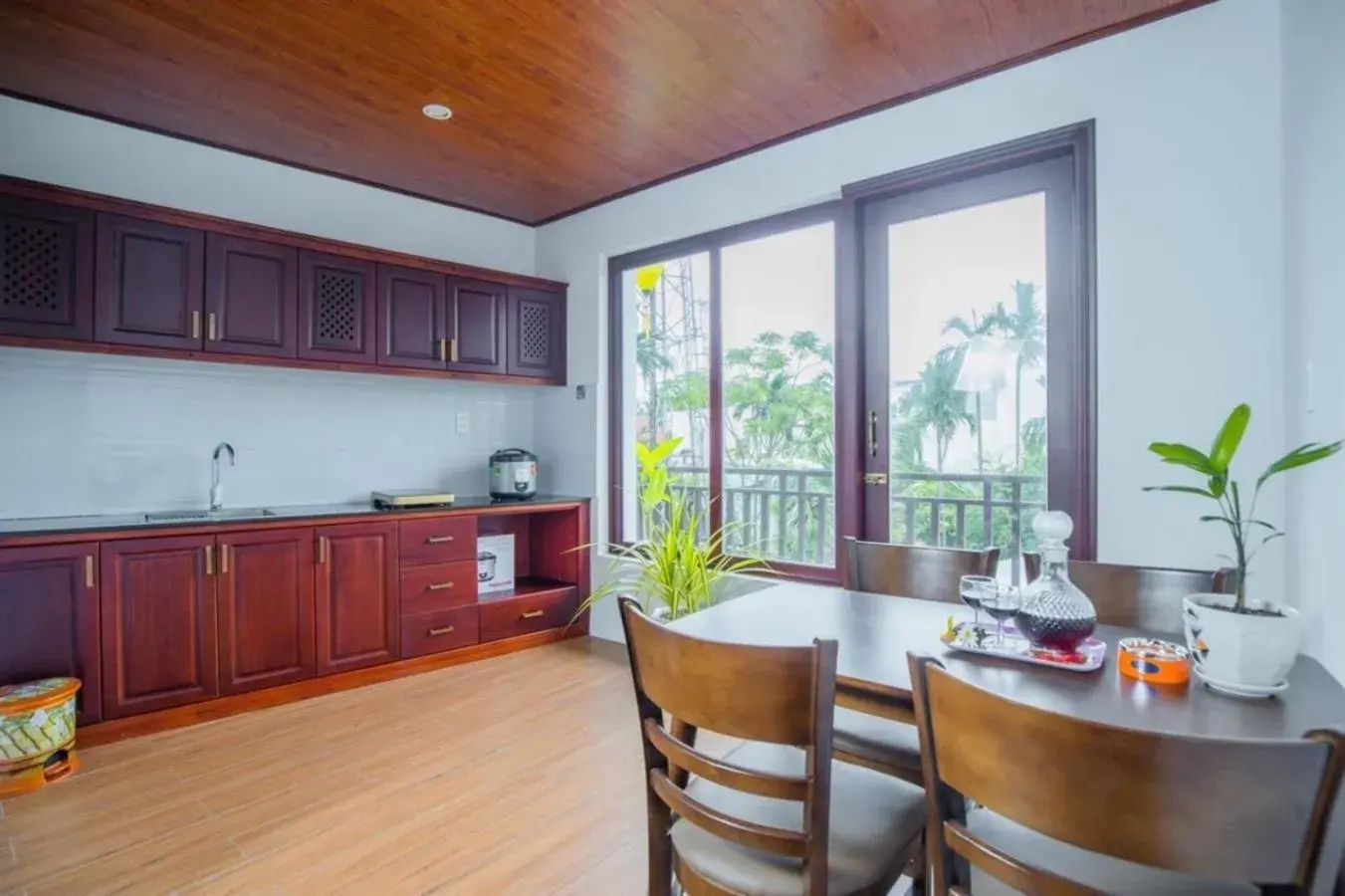 King Suite with Balcony - single occupancy in SenDa Villa & Apartment Hoi An King Suite with Balcony - single occupancy in SenDa Villa & Apartment Hoi An