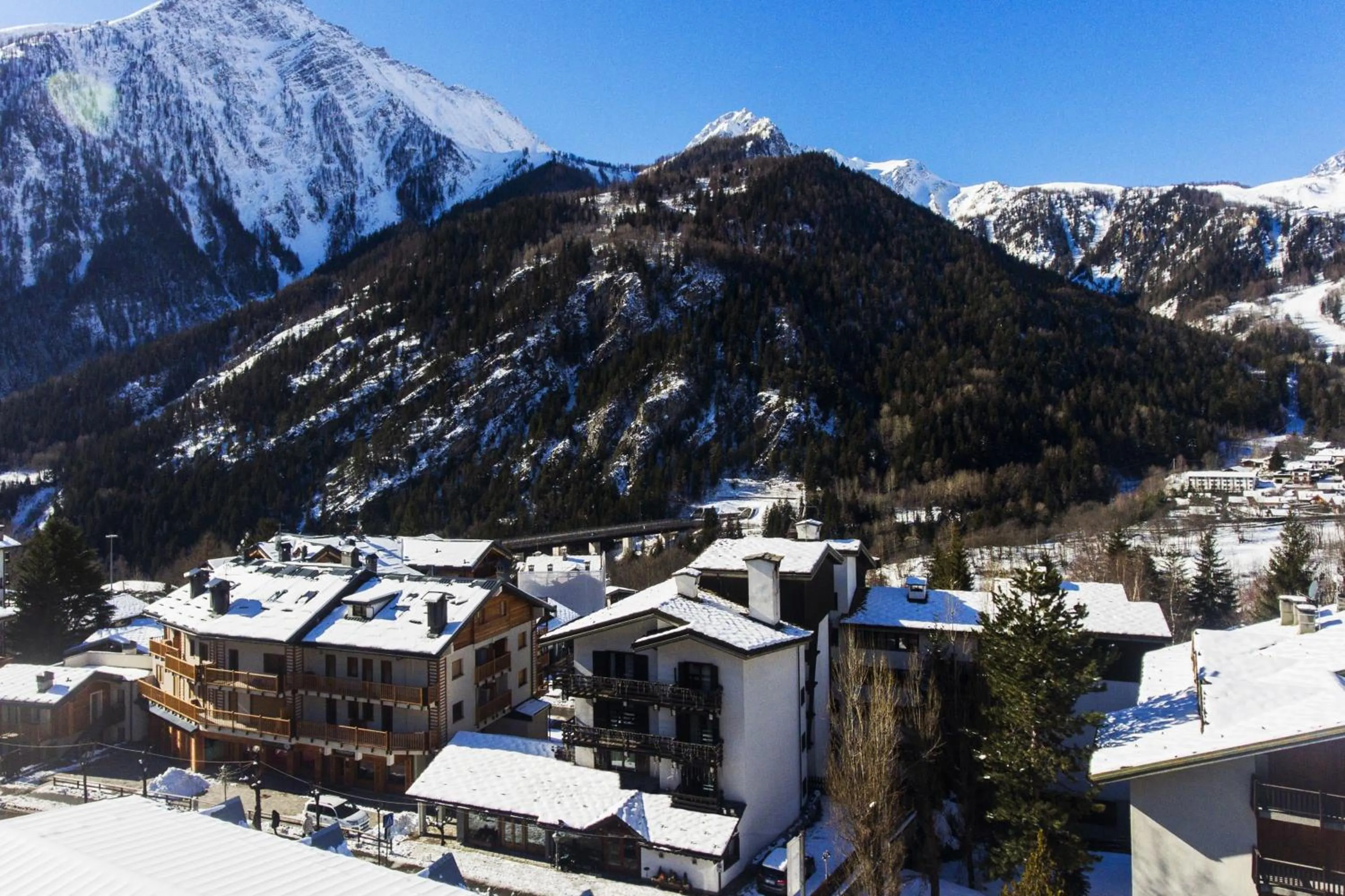 Bird's eye view in Hotel Les Jumeaux Courmayeur