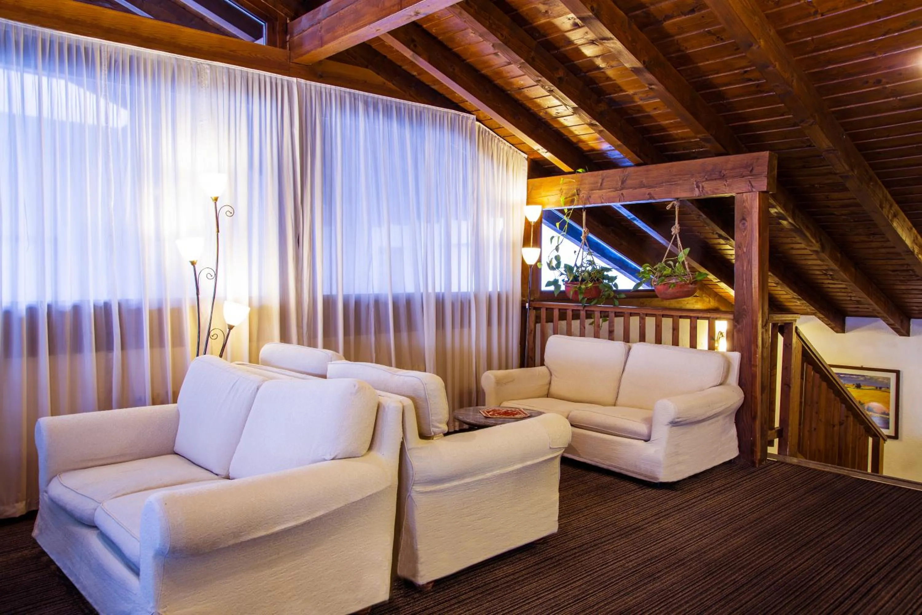 Seating area in Hotel Les Jumeaux Courmayeur