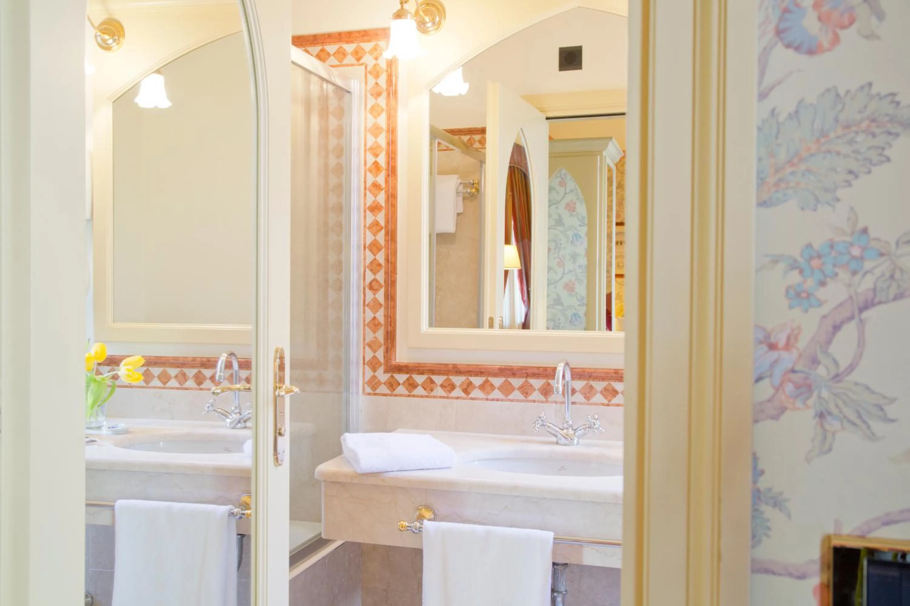 Bathroom in Hotel Milano Regency