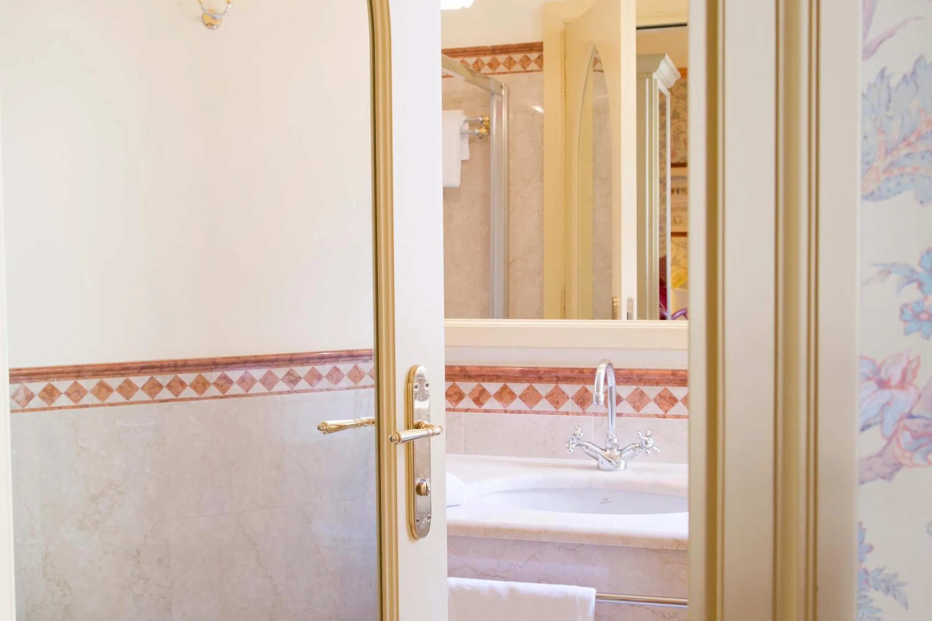 Bathroom in Hotel Milano Regency