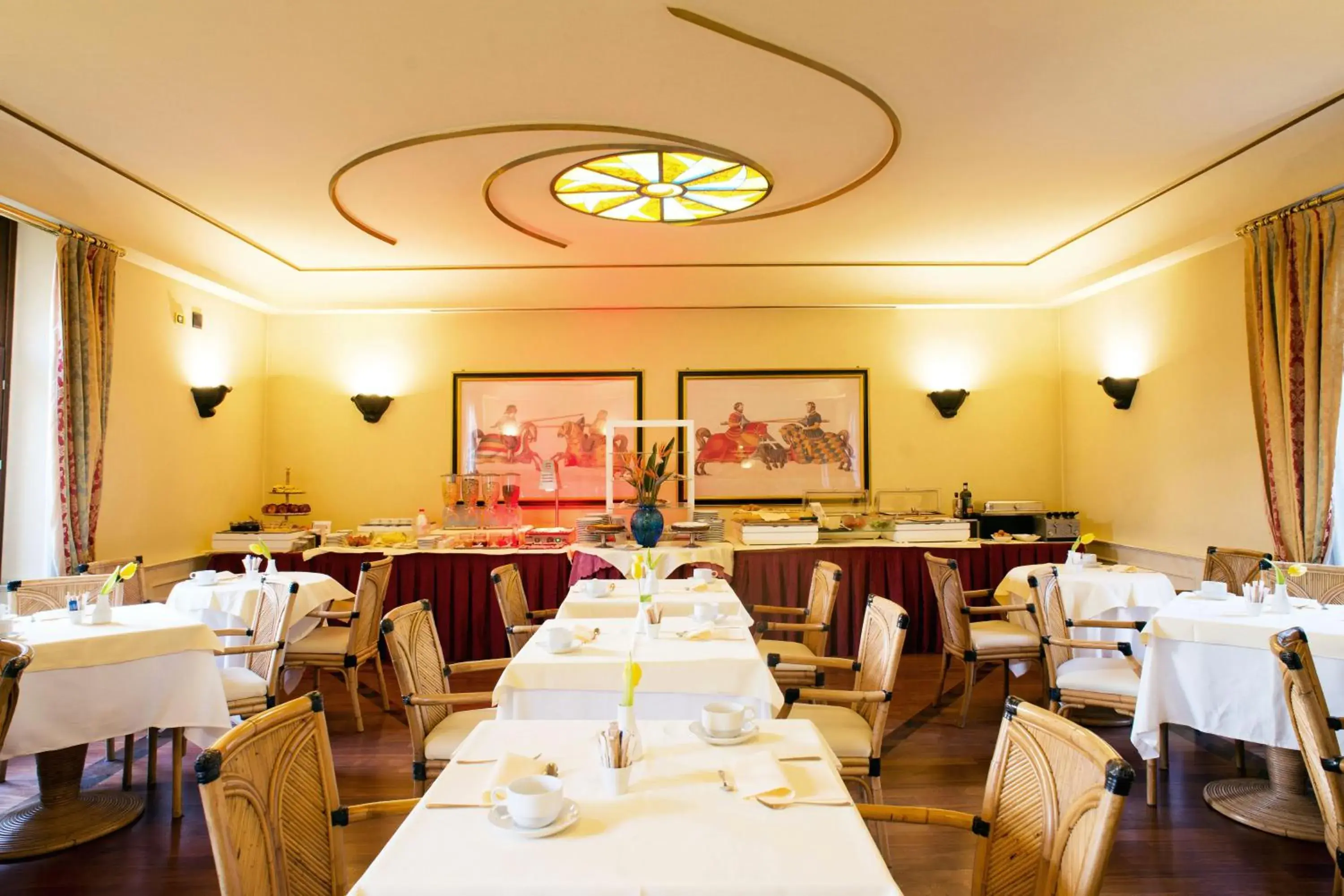 Restaurant/places to eat in Hotel Milano Regency Restaurant/places to eat in Hotel Milano Regency