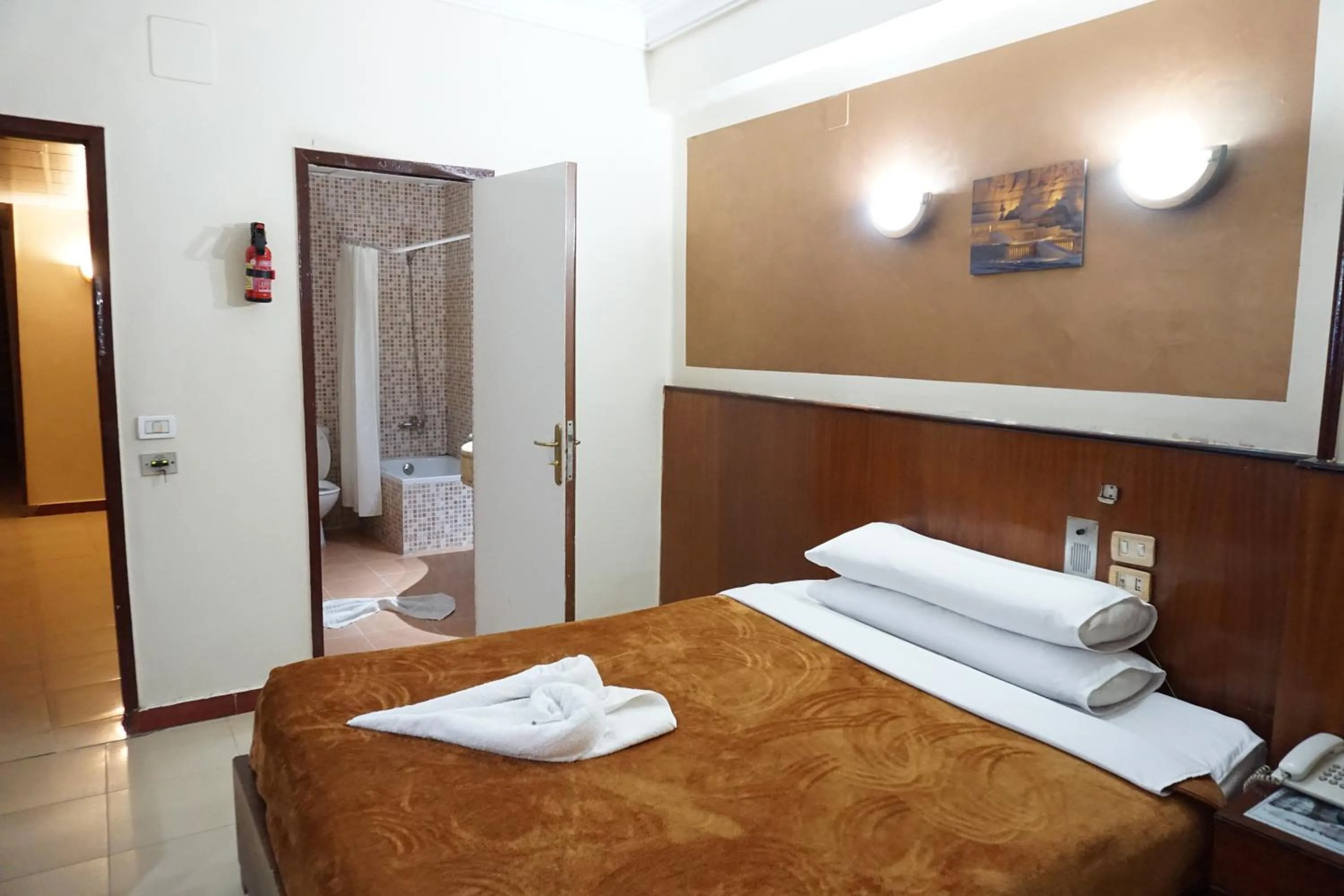 Bed in New Saint Catherine Hotel