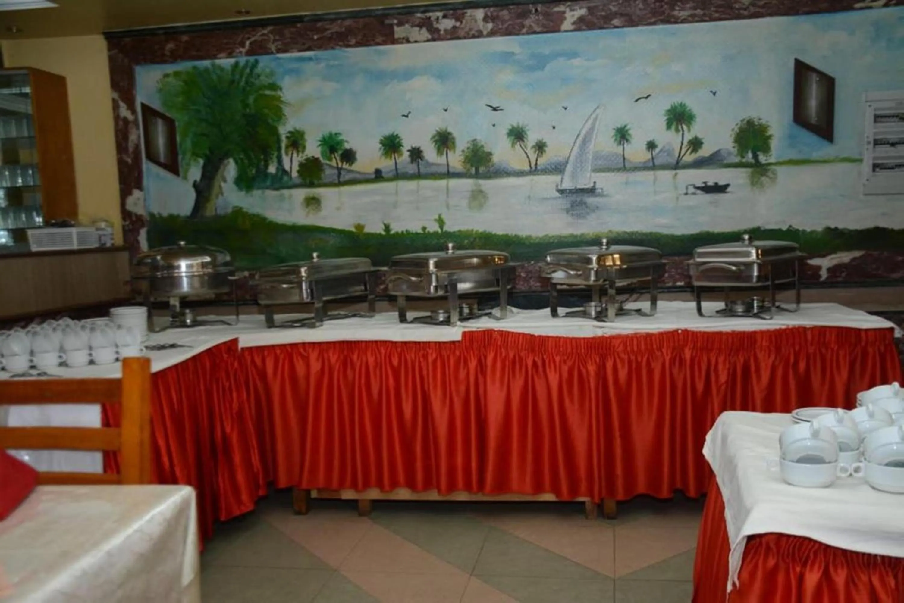 Restaurant/places to eat in New Saint Catherine Hotel