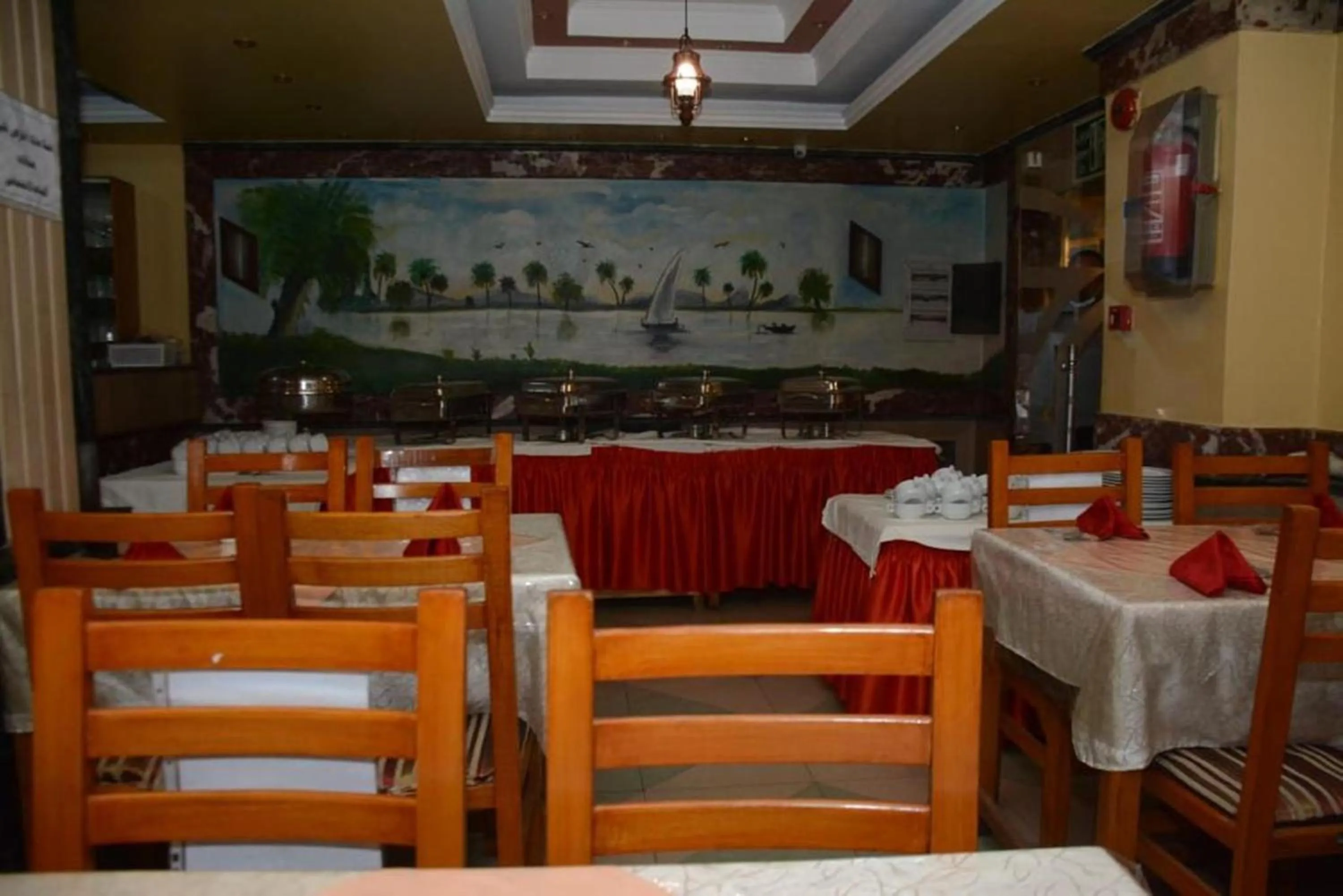 Restaurant/places to eat in New Saint Catherine Hotel