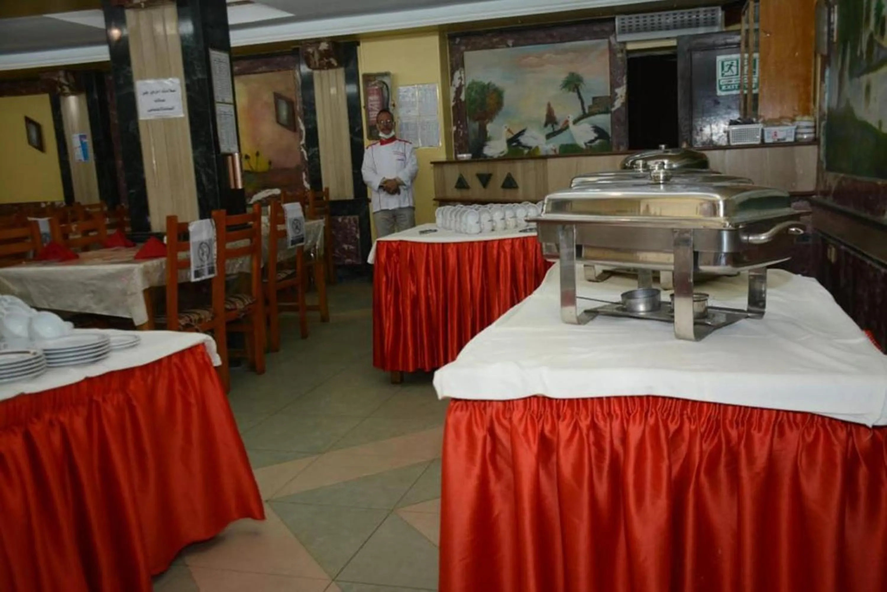 Restaurant/places to eat in New Saint Catherine Hotel