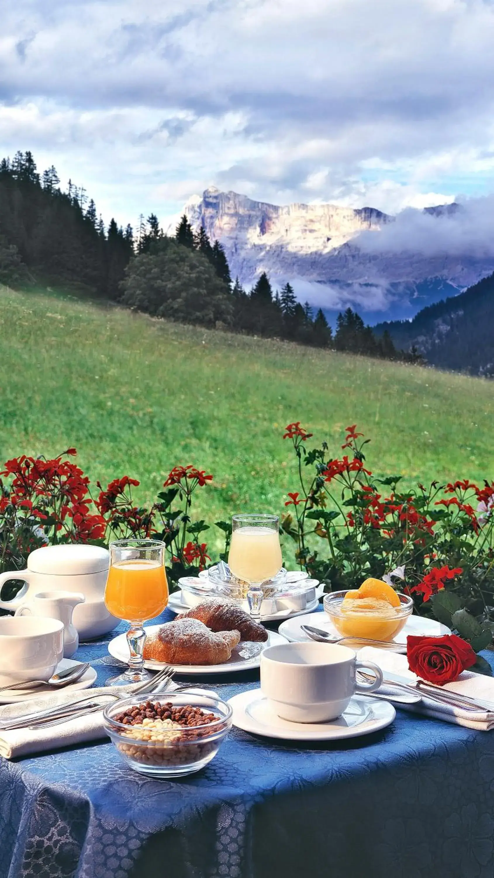 Restaurant/places to eat in Hotel Miramonti Corvara Restaurant/places to eat in Hotel Miramonti Corvara