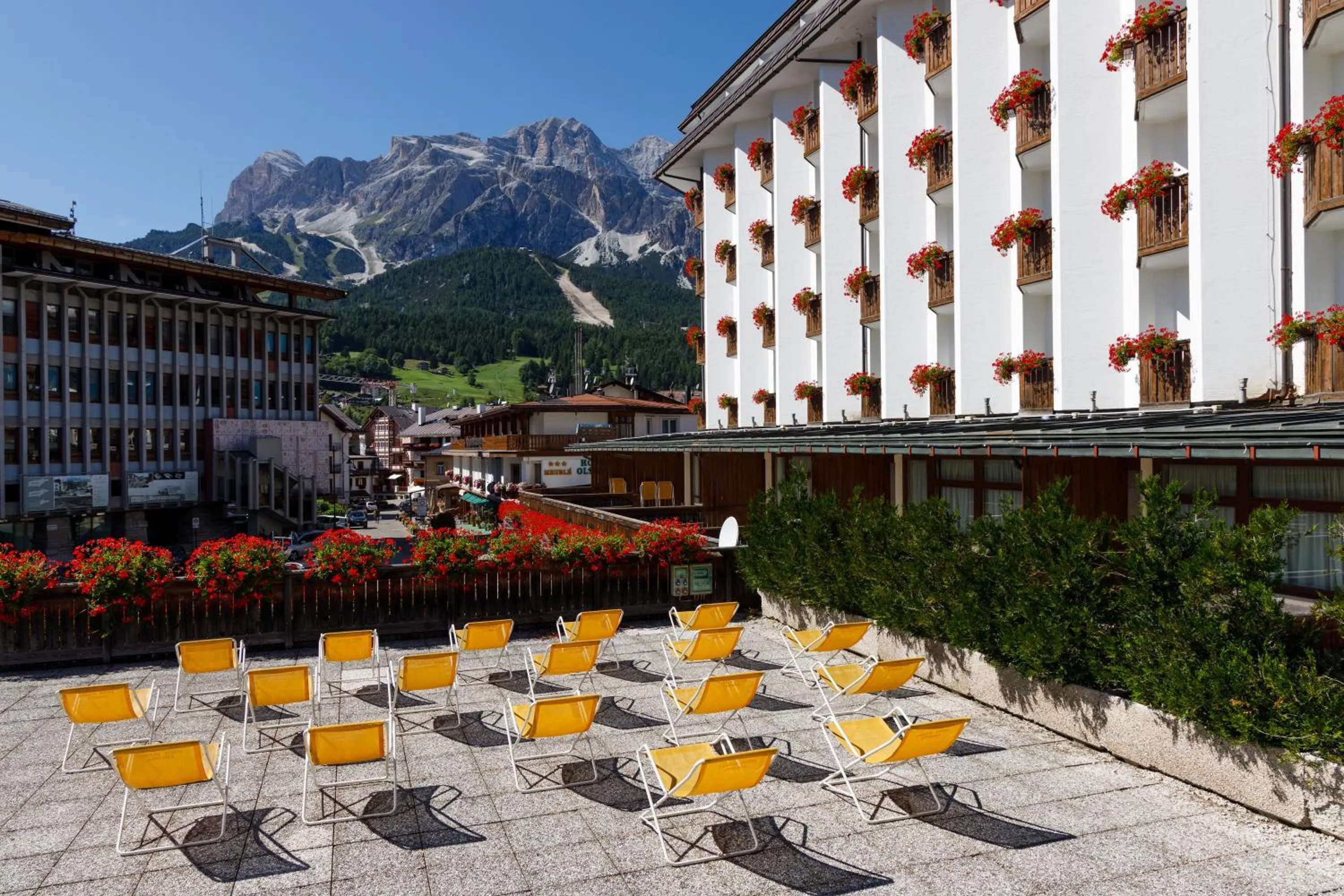 Property building in Hotel Alaska Cortina