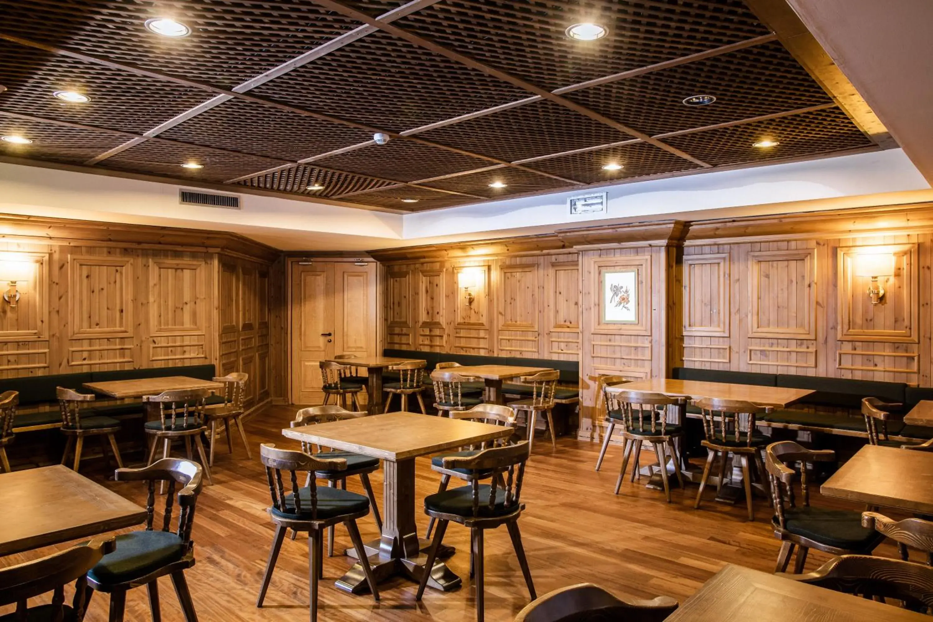 Restaurant/places to eat in Hotel Alaska Cortina Restaurant/places to eat in Hotel Alaska Cortina