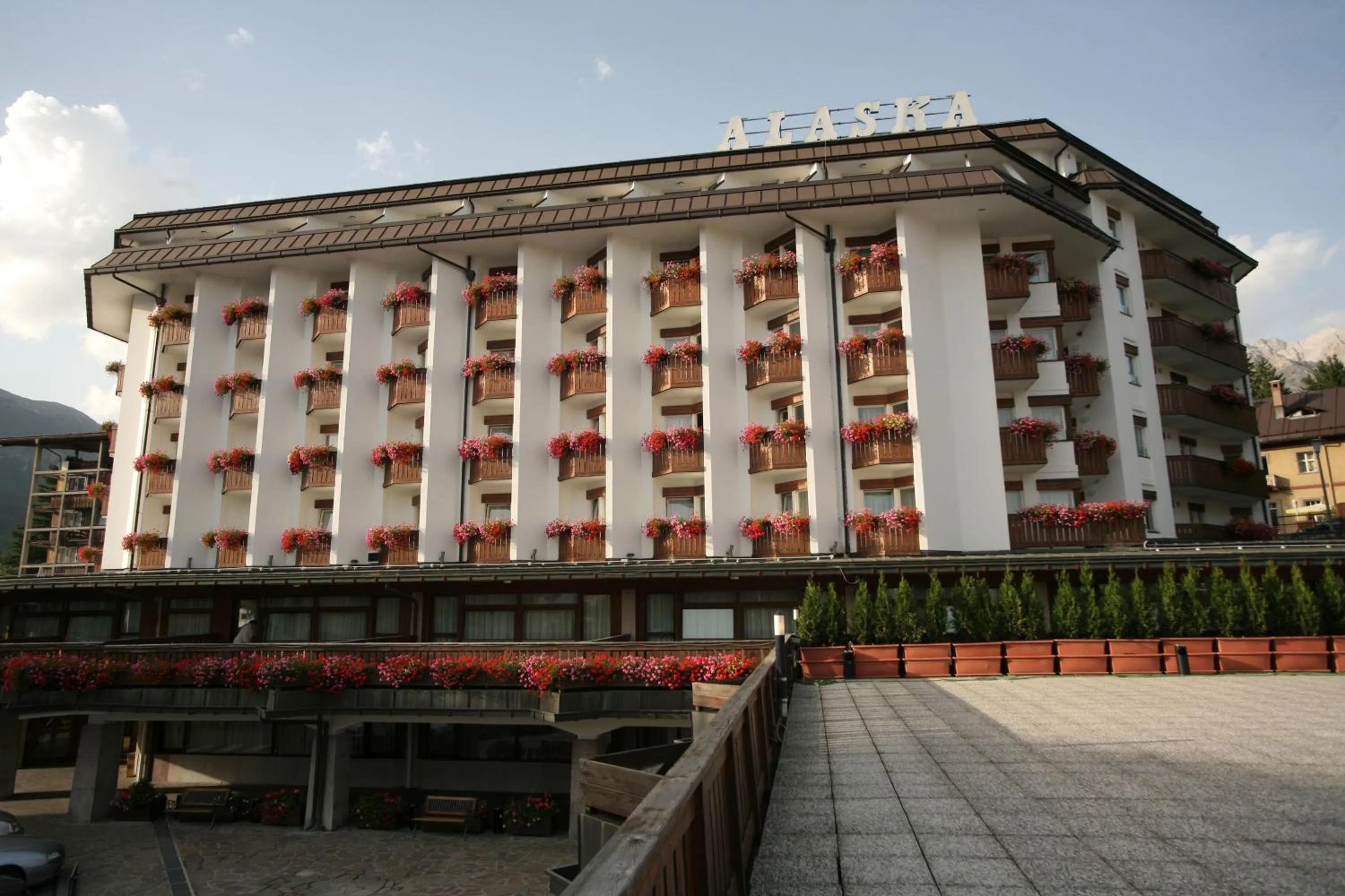 Property building in Hotel Alaska Cortina